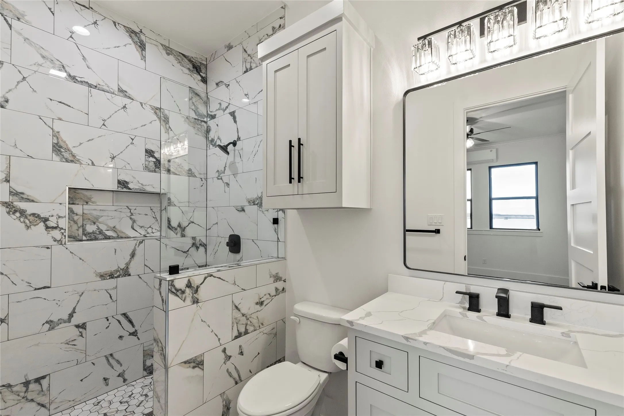 Guest Quarters Full Bathroom