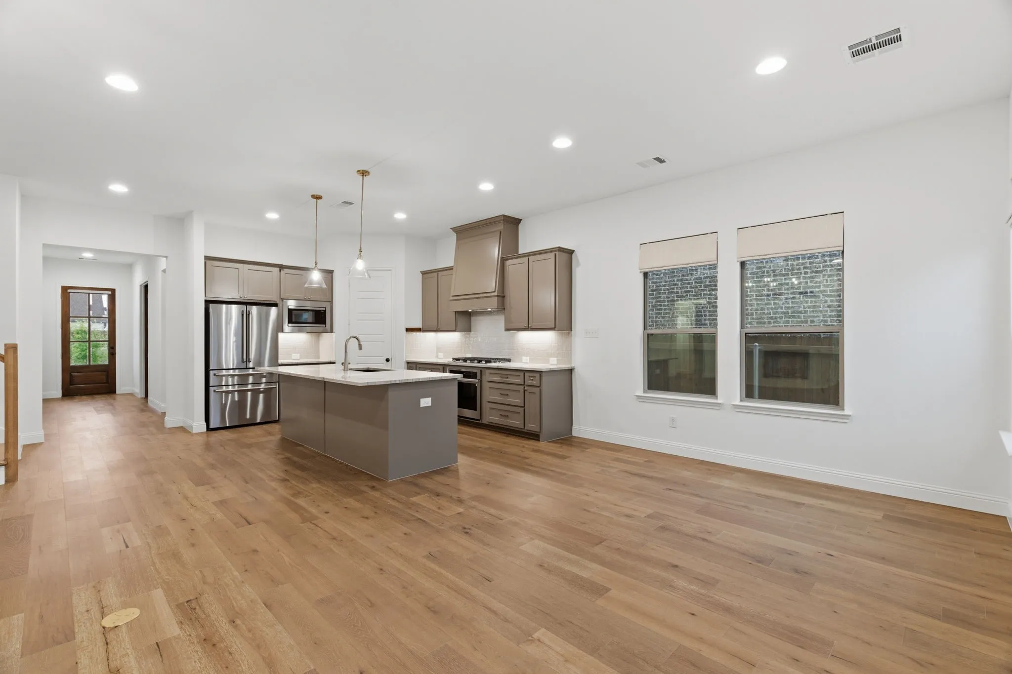 Single Family Residence For Sale in Parker County , 912 Sandpiper Drive, Aledo, Texas 76008, 4 Bedroom, 4 Bathroom, 2 Garage spaces, 2,802 Sqft, built in 2024, mls#21246470, Real Estate Agent in Aledo, Homes For Sale in Parker county, Homes For Sale in Aledo, Realtor in Aledo Texas, Real Estate Brokerage Independent Realty Texas, Luminita Cordes Realtor