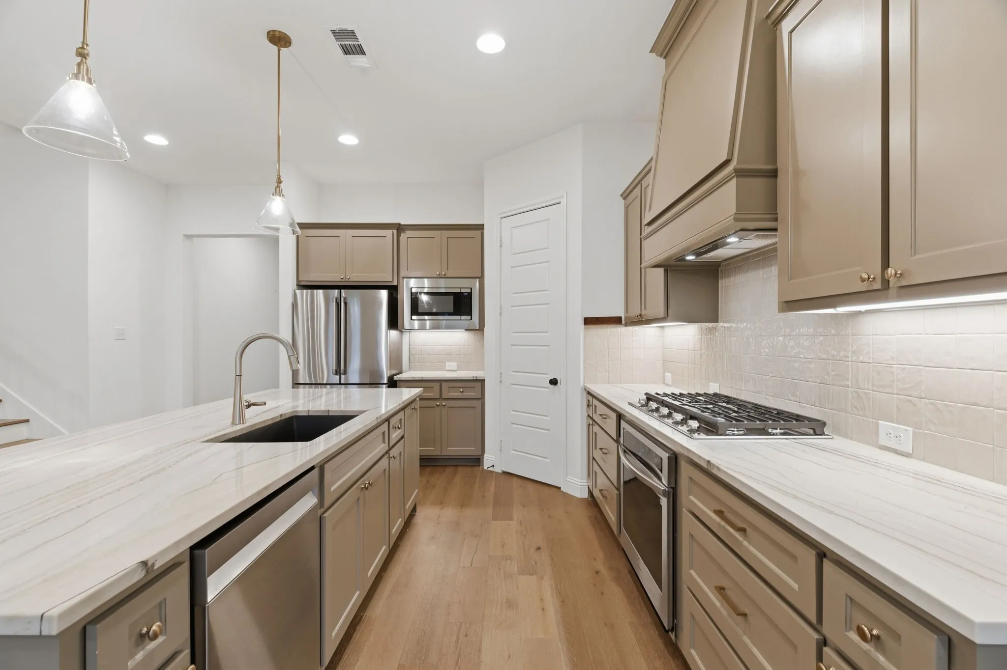 Single Family Residence For Sale in Parker County , 912 Sandpiper Drive, Aledo, Texas 76008, 4 Bedroom, 4 Bathroom, 2 Garage spaces, 2,802 Sqft, built in 2024, mls#21246470, Real Estate Agent in Aledo, Homes For Sale in Parker county, Homes For Sale in Aledo, Realtor in Aledo Texas, Real Estate Brokerage Independent Realty Texas, Luminita Cordes Realtor
