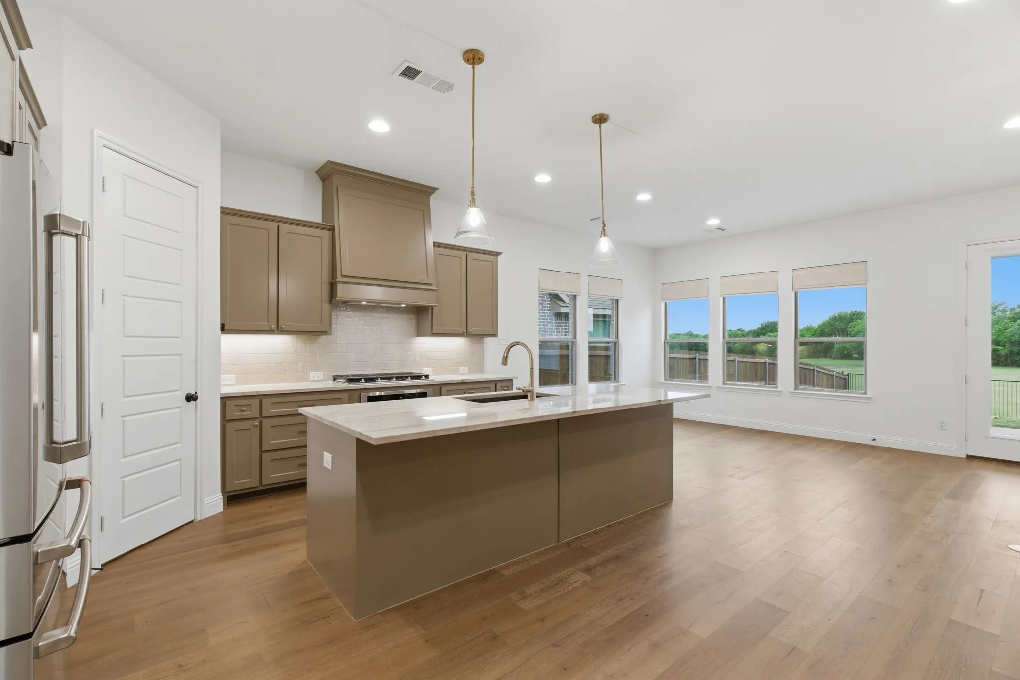 Single Family Residence For Sale in Parker County , 912 Sandpiper Drive, Aledo, Texas 76008, 4 Bedroom, 4 Bathroom, 2 Garage spaces, 2,802 Sqft, built in 2024, mls#21246470, Real Estate Agent in Aledo, Homes For Sale in Parker county, Homes For Sale in Aledo, Realtor in Aledo Texas, Real Estate Brokerage Independent Realty Texas, Luminita Cordes Realtor
