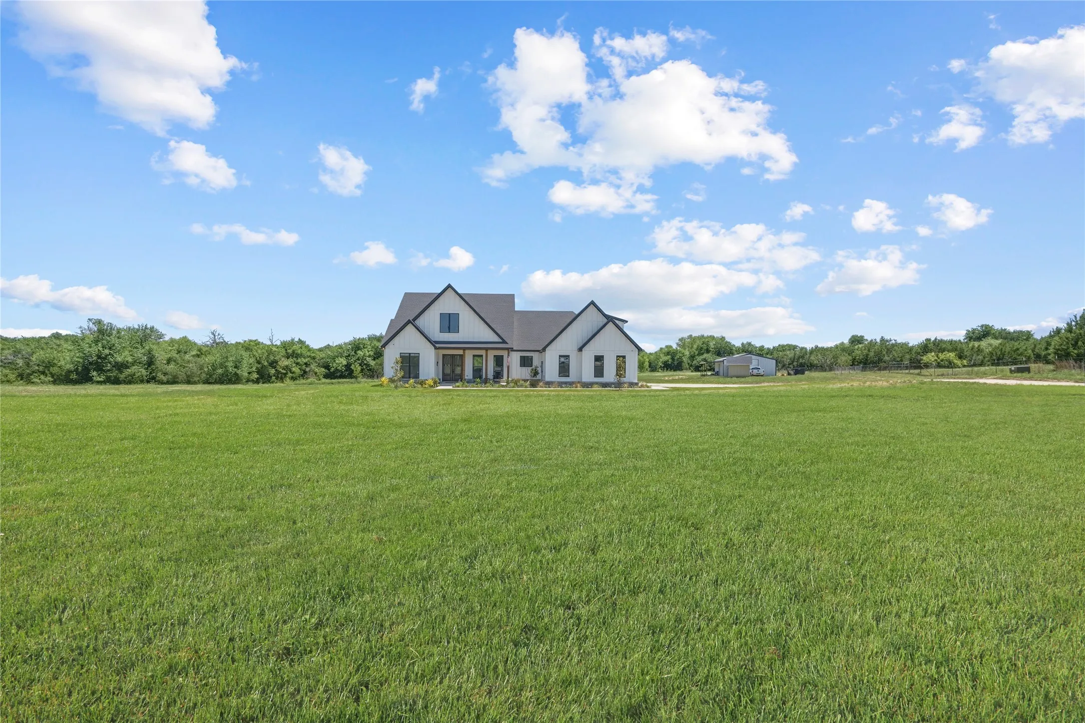 Single Family Residence For Sale in Johnson County , 1100 Maverick Court, Rio Vista, Texas 76093, 4 Bedroom, 4 Bathroom, 3 Garage spaces, 2,778 Sqft, built in 2025, mls#21272650, Real Estate Agent in Rio Vista, Homes For Sale in Johnson county, Homes For Sale in Rio Vista, Realtor in Rio Vista Texas, Real Estate Brokerage Independent Realty Texas, Luminita Cordes Realtor