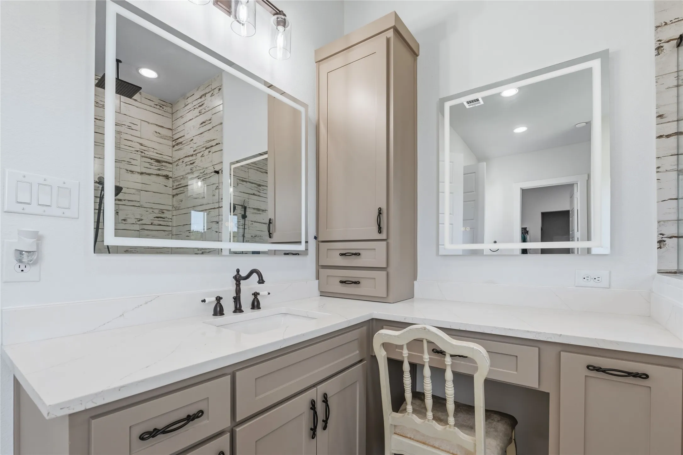 Single Family Residence For Sale in Johnson County , 1100 Maverick Court, Rio Vista, Texas 76093, 4 Bedroom, 4 Bathroom, 3 Garage spaces, 2,778 Sqft, built in 2025, mls#21272650, Real Estate Agent in Rio Vista, Homes For Sale in Johnson county, Homes For Sale in Rio Vista, Realtor in Rio Vista Texas, Real Estate Brokerage Independent Realty Texas, Luminita Cordes Realtor