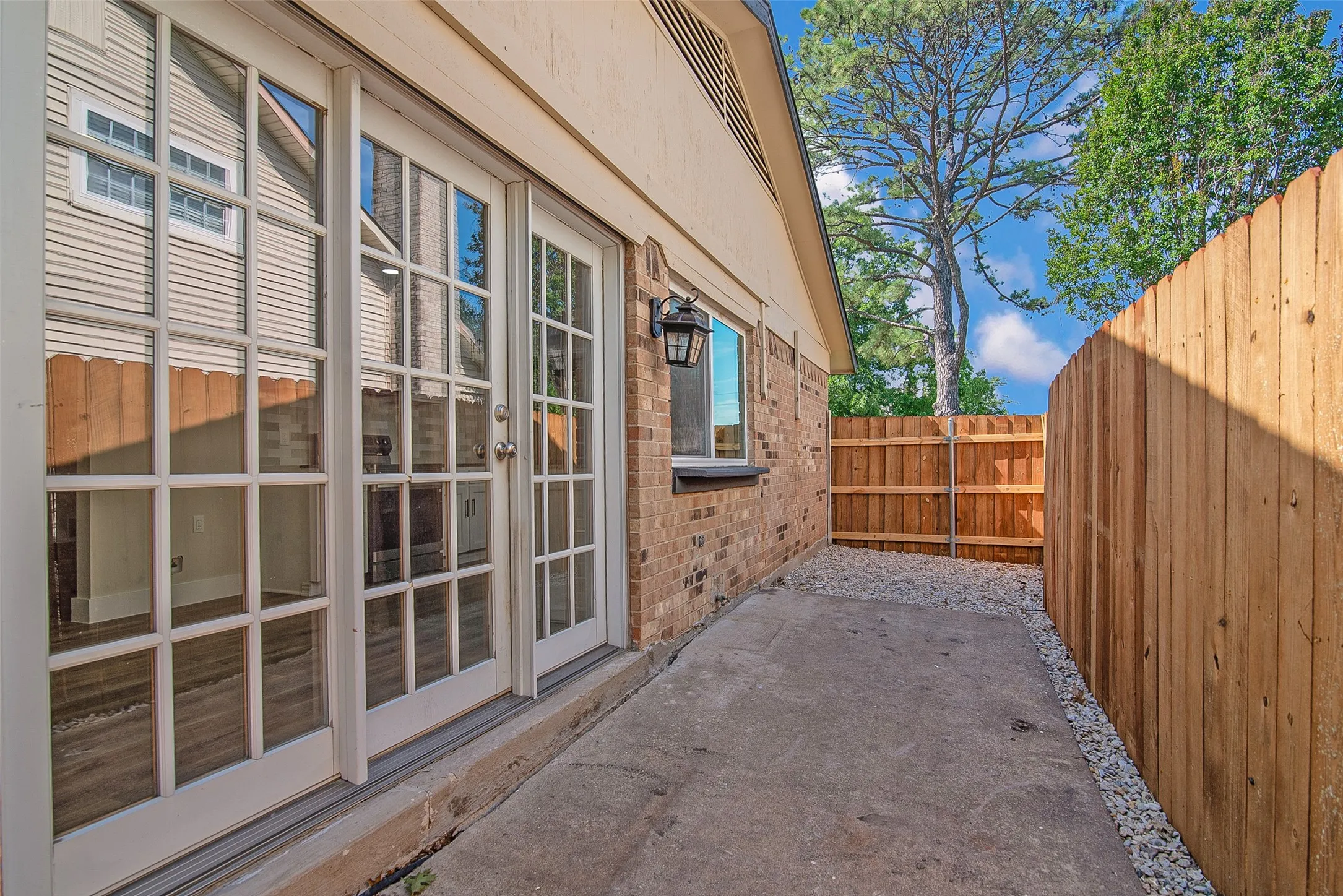 Single Family Residence For Sale in Dallas County , 1714 Arvada Drive, Richardson, Texas 75081, 3 Bedroom, 2 Bathroom, 2 Garage spaces, 1,662 Sqft, built in 1974, mls#21252744, Real Estate Agent in Richardson, Homes For Sale in Dallas county, Homes For Sale in Richardson, Realtor in Richardson Texas, Real Estate Brokerage Independent Realty Texas, Luminita Cordes Realtor