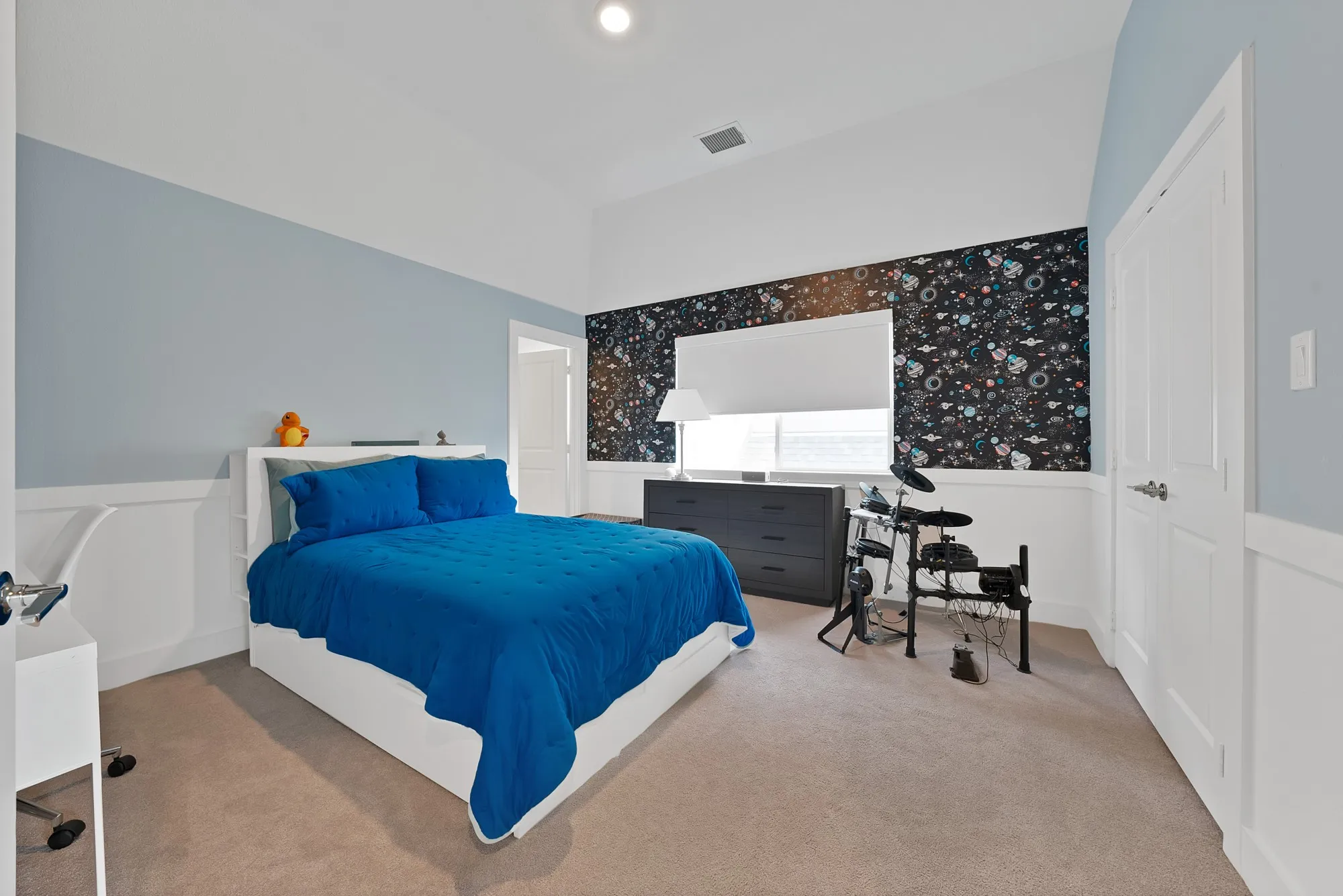 Upstairs bedroom with an en-suite bathroom.