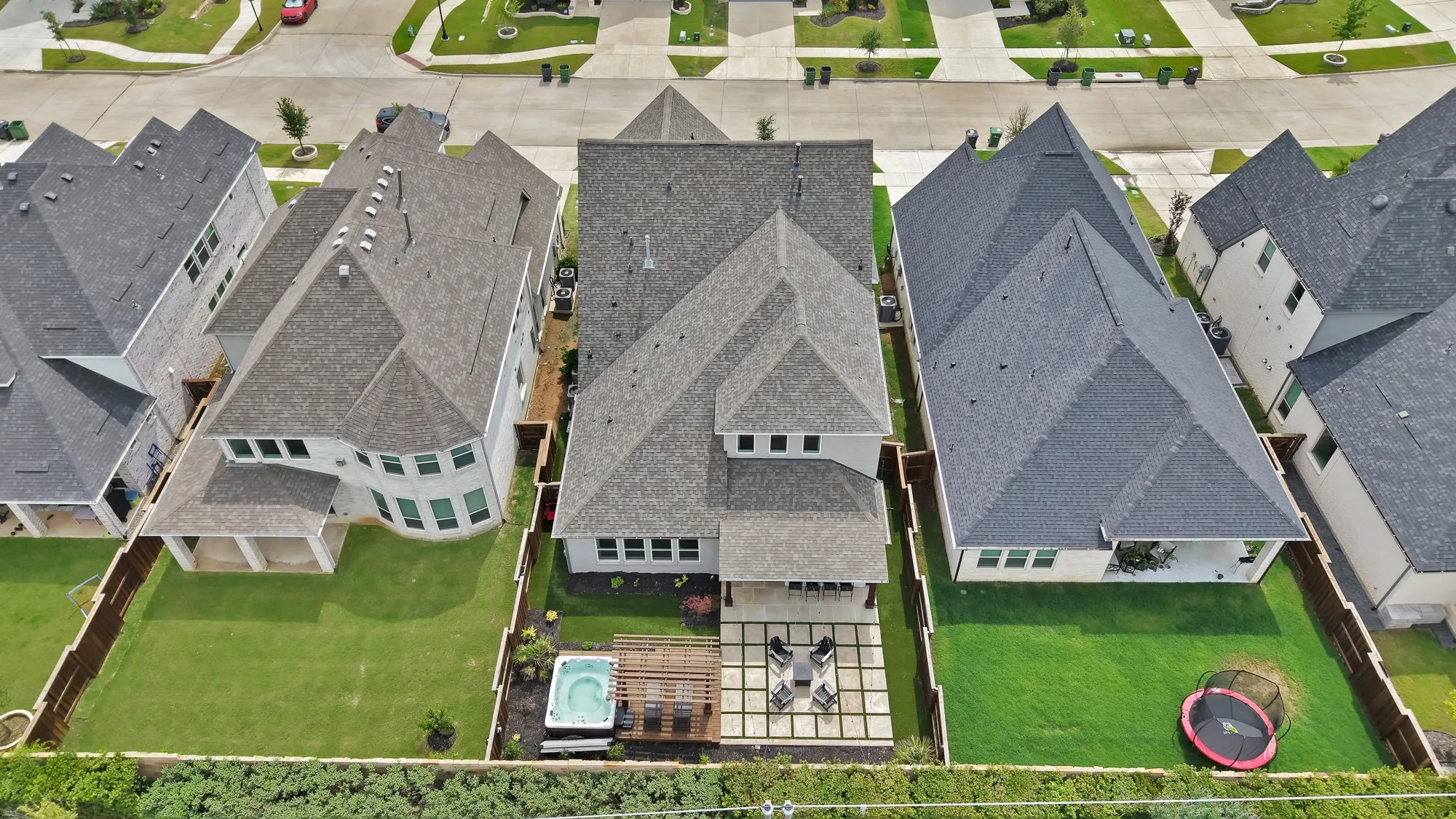 Aerial view of the amazing backyard.