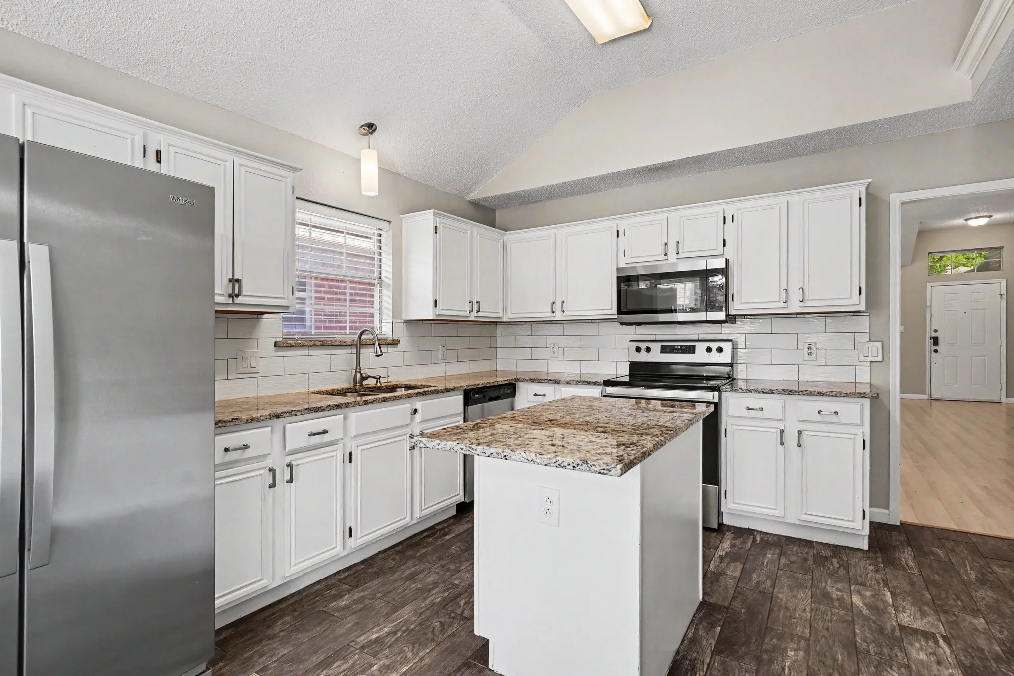 Single Family Residence For Sale in Tarrant County , 5612 Cancun Drive, North Richland Hills, Texas 76180, 3 Bedroom, 2 Bathroom, 2 Garage spaces, 1,604 Sqft, built in 1993, mls#21268844, Real Estate Agent in North Richland Hills, Homes For Sale in Tarrant county, Homes For Sale in North Richland Hills, Realtor in North Richland Hills Texas, Real Estate Brokerage Independent Realty Texas, Luminita Cordes Realtor