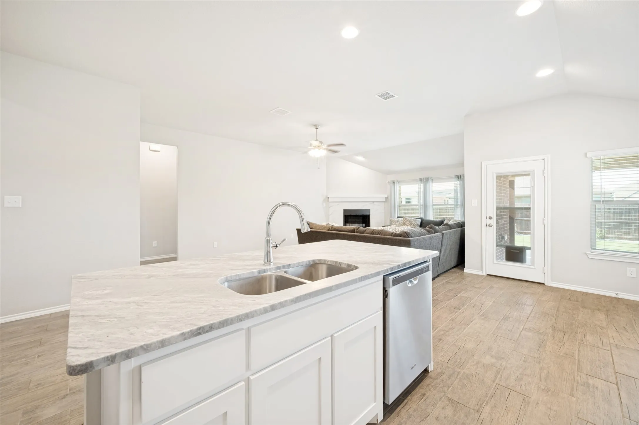 Single Family Residence For Sale in Denton County , 11449 White River Drive, Aubrey, Texas 76227, 4 Bedroom, 2 Bathroom, 2 Garage spaces, 2,044 Sqft, built in 2022, mls#21266299, Real Estate Agent in Aubrey, Homes For Sale in Denton county, Homes For Sale in Aubrey, Realtor in Aubrey Texas, Real Estate Brokerage Independent Realty Texas, Luminita Cordes Realtor
