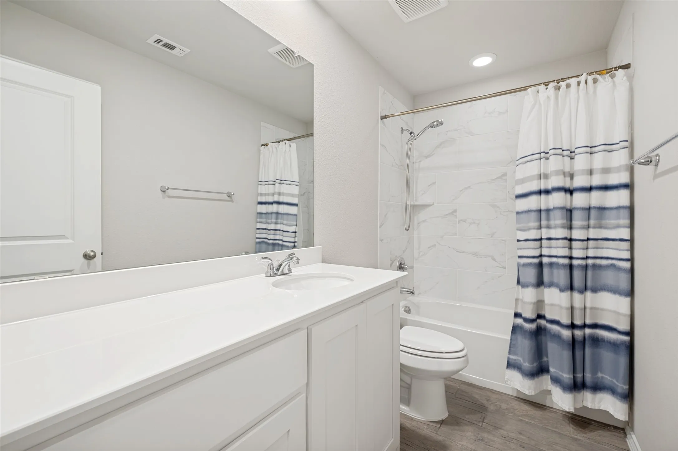 Single Family Residence For Sale in Denton County , 11449 White River Drive, Aubrey, Texas 76227, 4 Bedroom, 2 Bathroom, 2 Garage spaces, 2,044 Sqft, built in 2022, mls#21266299, Real Estate Agent in Aubrey, Homes For Sale in Denton county, Homes For Sale in Aubrey, Realtor in Aubrey Texas, Real Estate Brokerage Independent Realty Texas, Luminita Cordes Realtor