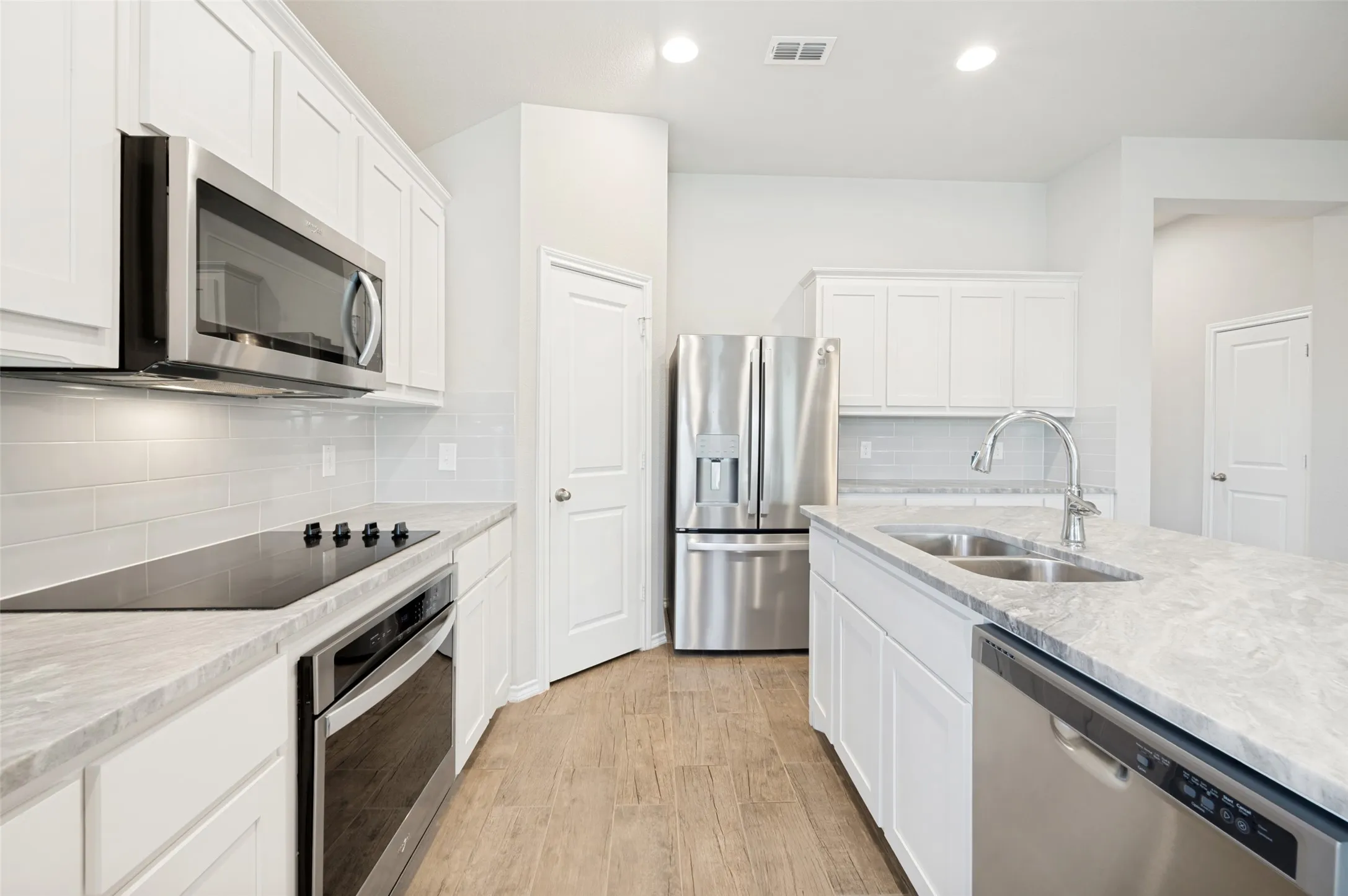 Single Family Residence For Sale in Denton County , 11449 White River Drive, Aubrey, Texas 76227, 4 Bedroom, 2 Bathroom, 2 Garage spaces, 2,044 Sqft, built in 2022, mls#21266299, Real Estate Agent in Aubrey, Homes For Sale in Denton county, Homes For Sale in Aubrey, Realtor in Aubrey Texas, Real Estate Brokerage Independent Realty Texas, Luminita Cordes Realtor