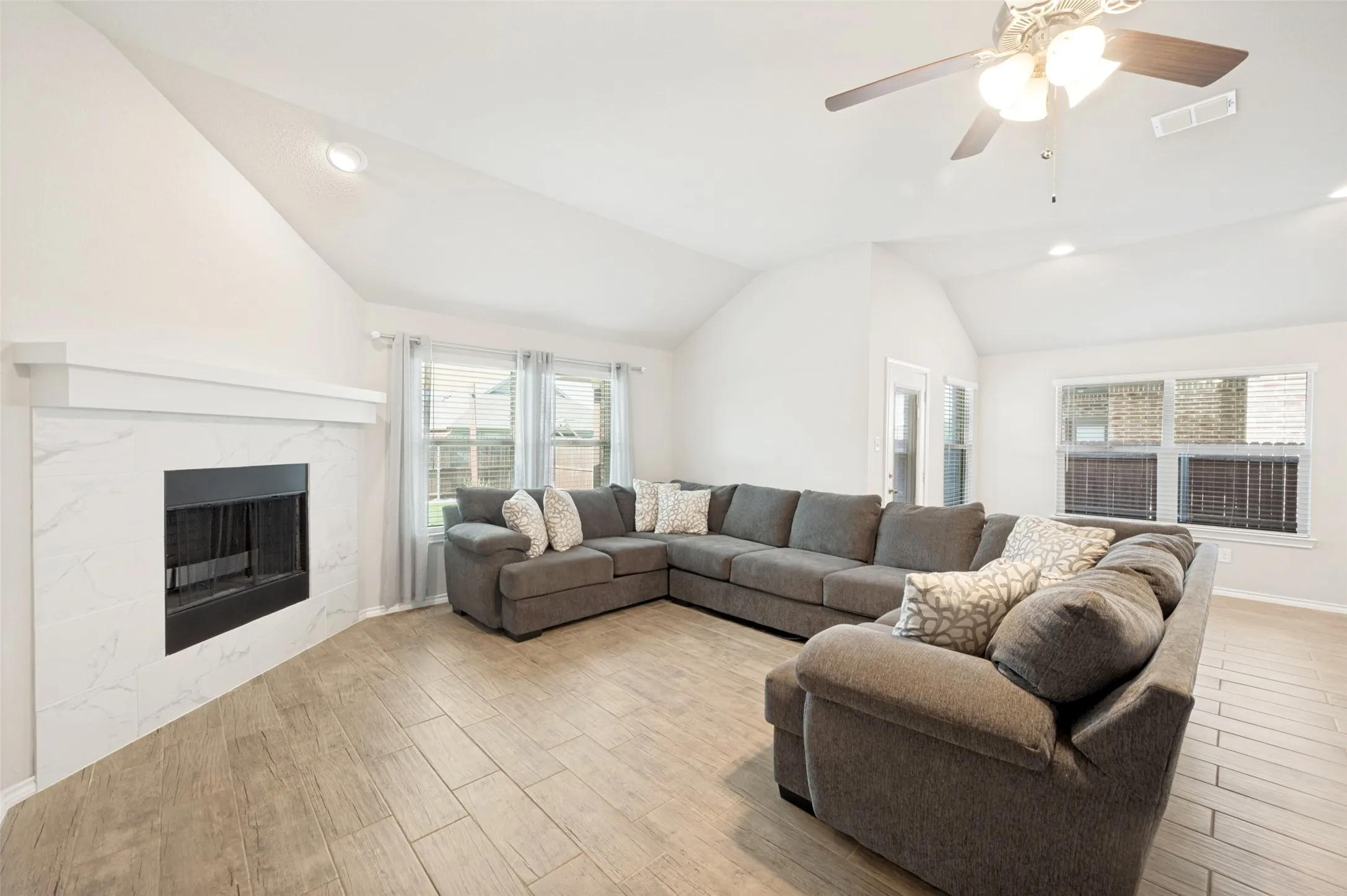 Single Family Residence For Sale in Denton County , 11449 White River Drive, Aubrey, Texas 76227, 4 Bedroom, 2 Bathroom, 2 Garage spaces, 2,044 Sqft, built in 2022, mls#21266299, Real Estate Agent in Aubrey, Homes For Sale in Denton county, Homes For Sale in Aubrey, Realtor in Aubrey Texas, Real Estate Brokerage Independent Realty Texas, Luminita Cordes Realtor