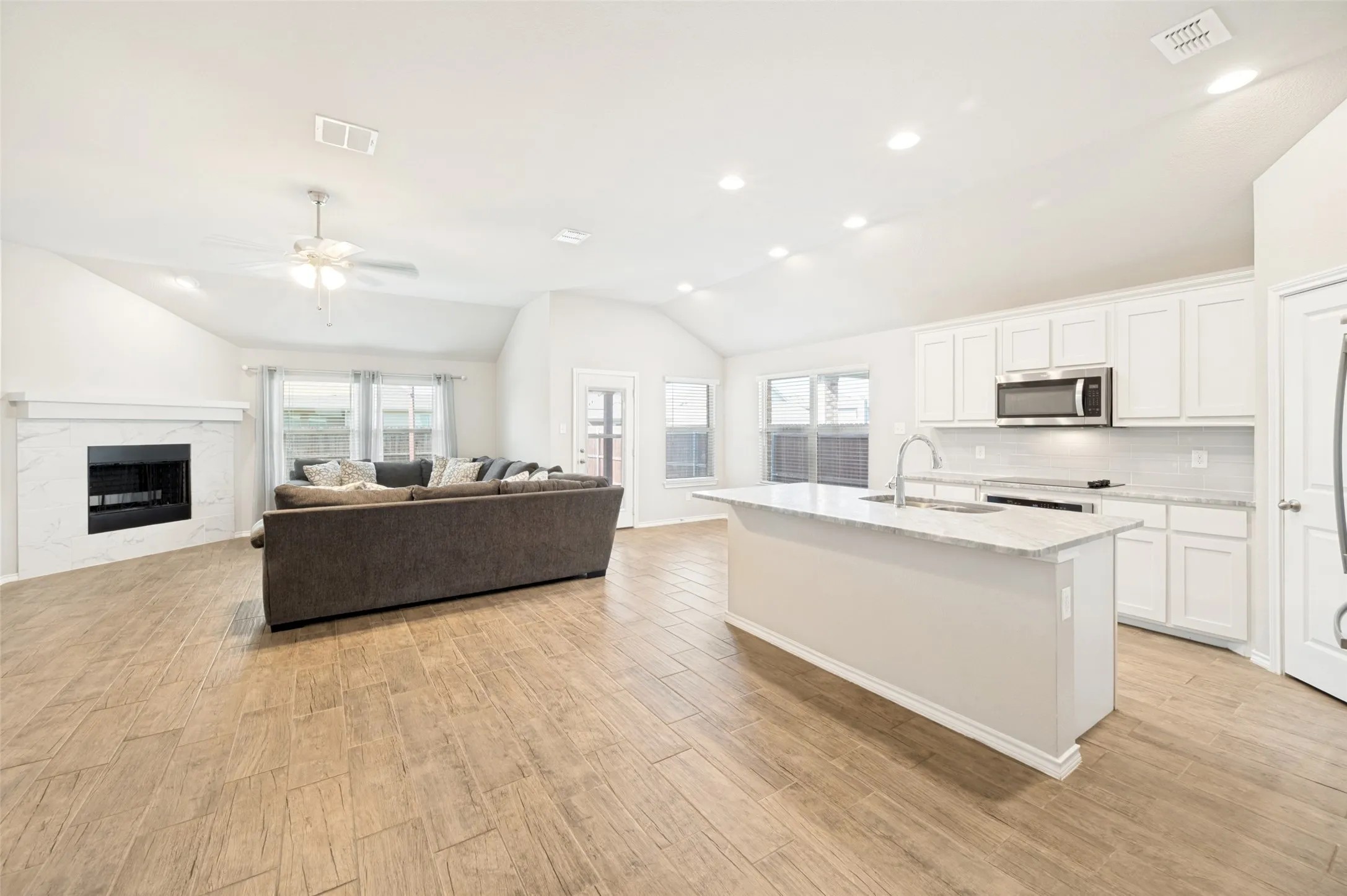 Single Family Residence For Sale in Denton County , 11449 White River Drive, Aubrey, Texas 76227, 4 Bedroom, 2 Bathroom, 2 Garage spaces, 2,044 Sqft, built in 2022, mls#21266299, Real Estate Agent in Aubrey, Homes For Sale in Denton county, Homes For Sale in Aubrey, Realtor in Aubrey Texas, Real Estate Brokerage Independent Realty Texas, Luminita Cordes Realtor
