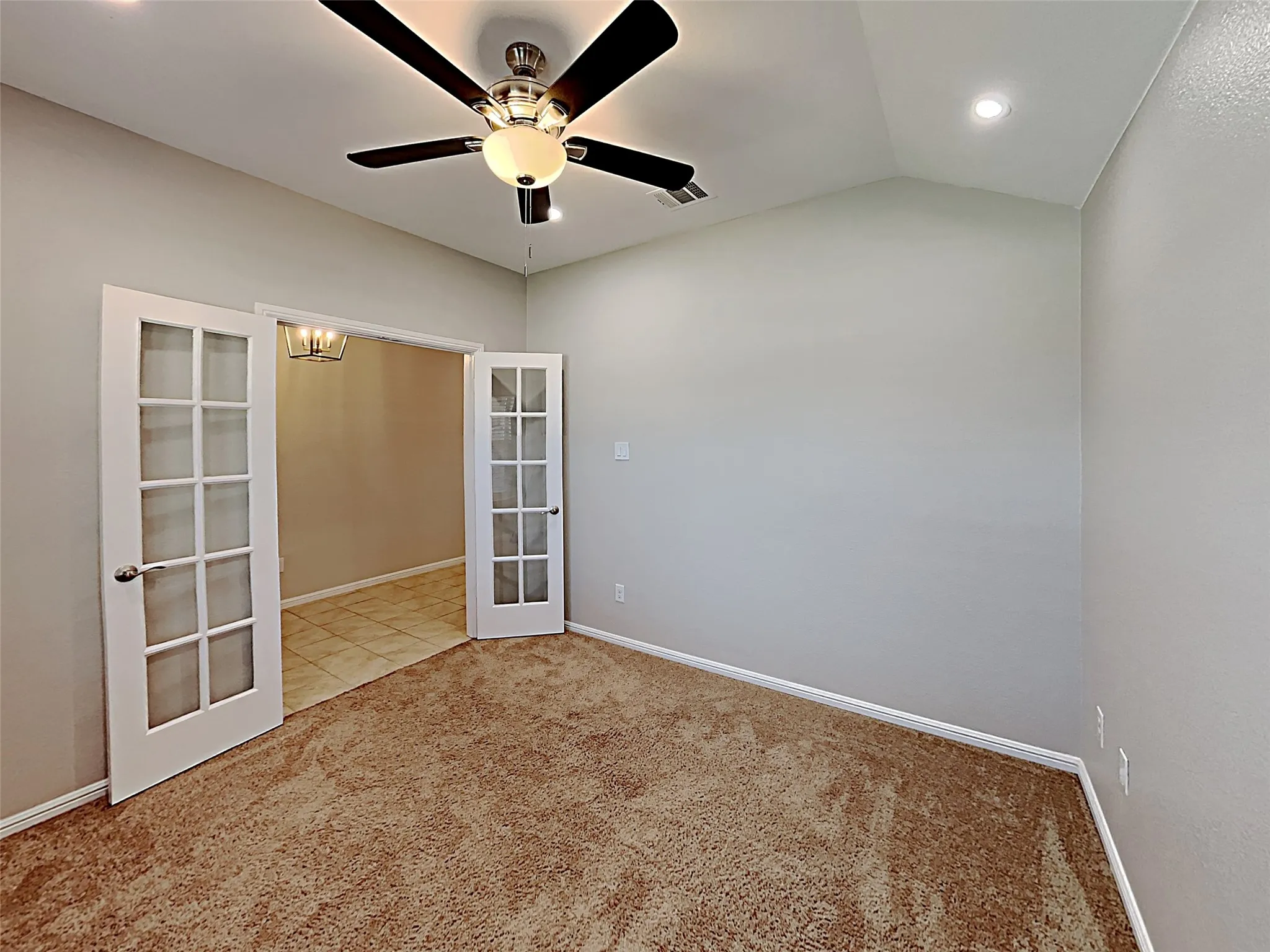 Single Family Residence For Sale in Tarrant County , 900 Walls Boulevard, Crowley, Texas 76036, 3 Bedroom, 2 Bathroom, 2 Garage spaces, 1,776 Sqft, built in 2019, mls#21272242, Real Estate Agent in Crowley, Homes For Sale in Tarrant county, Homes For Sale in Crowley, Realtor in Crowley Texas, Real Estate Brokerage Independent Realty Texas, Luminita Cordes Realtor