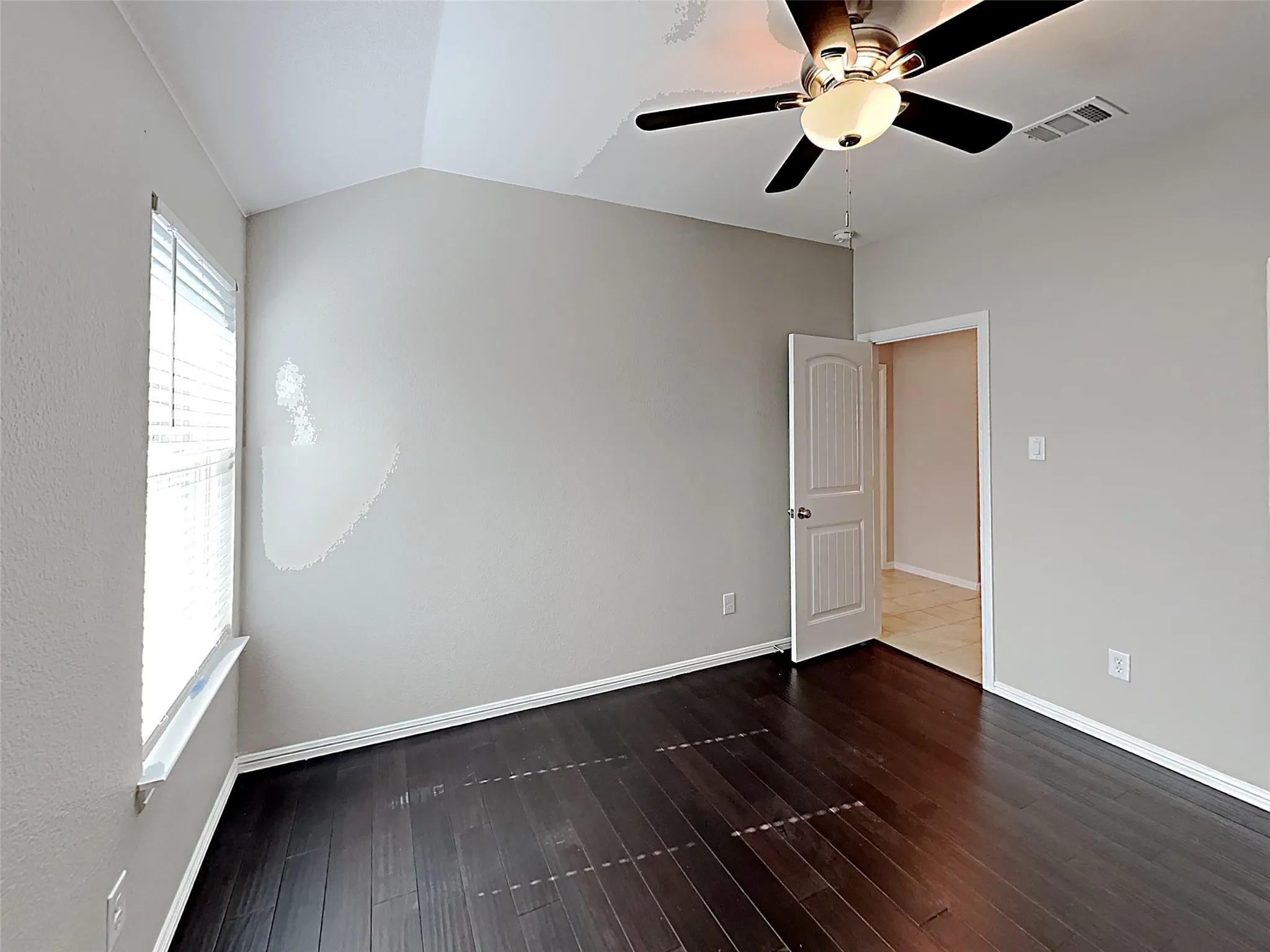 Single Family Residence For Sale in Tarrant County , 900 Walls Boulevard, Crowley, Texas 76036, 3 Bedroom, 2 Bathroom, 2 Garage spaces, 1,776 Sqft, built in 2019, mls#21272242, Real Estate Agent in Crowley, Homes For Sale in Tarrant county, Homes For Sale in Crowley, Realtor in Crowley Texas, Real Estate Brokerage Independent Realty Texas, Luminita Cordes Realtor