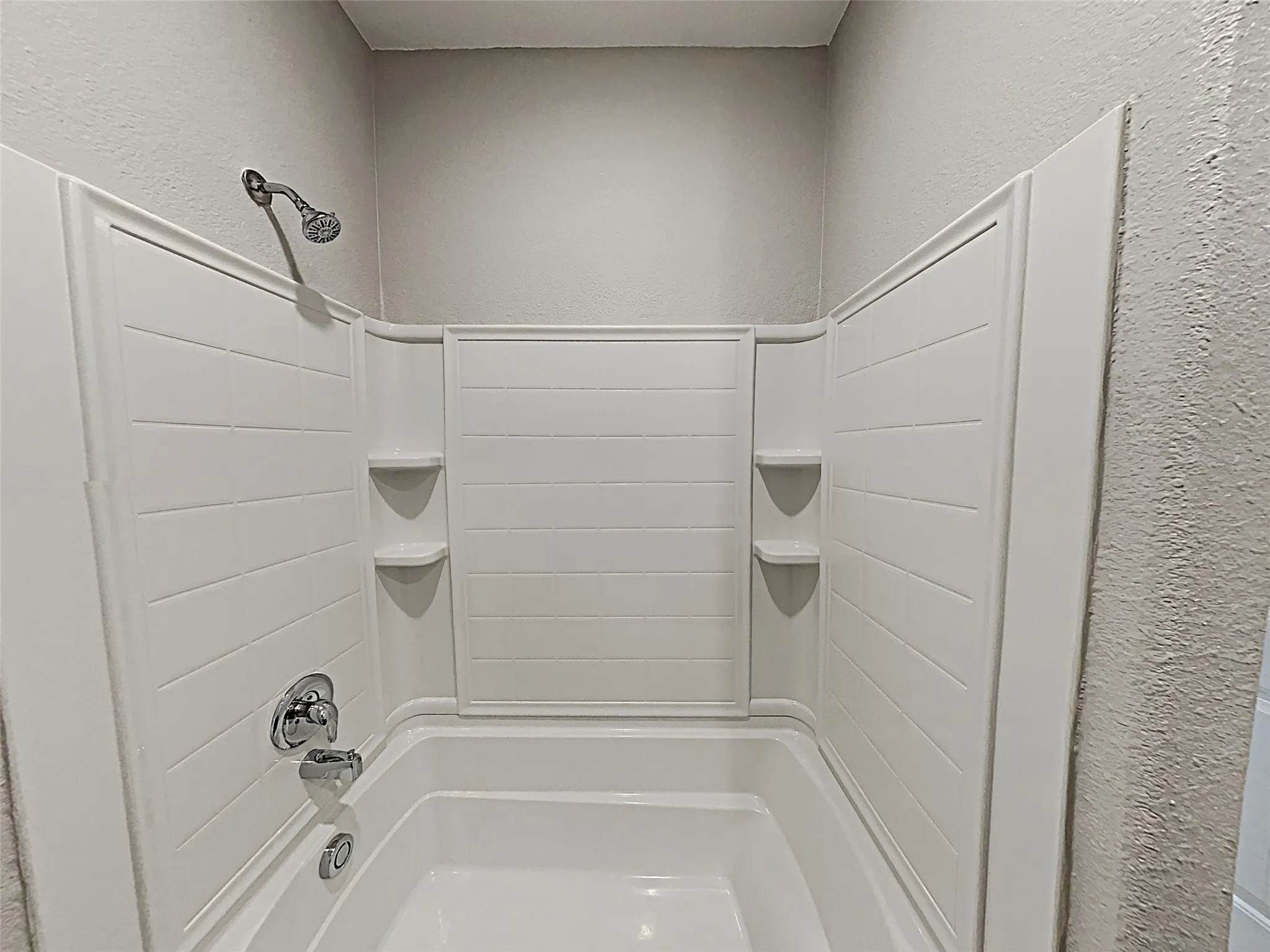 Single Family Residence For Sale in Tarrant County , 900 Walls Boulevard, Crowley, Texas 76036, 3 Bedroom, 2 Bathroom, 2 Garage spaces, 1,776 Sqft, built in 2019, mls#21272242, Real Estate Agent in Crowley, Homes For Sale in Tarrant county, Homes For Sale in Crowley, Realtor in Crowley Texas, Real Estate Brokerage Independent Realty Texas, Luminita Cordes Realtor