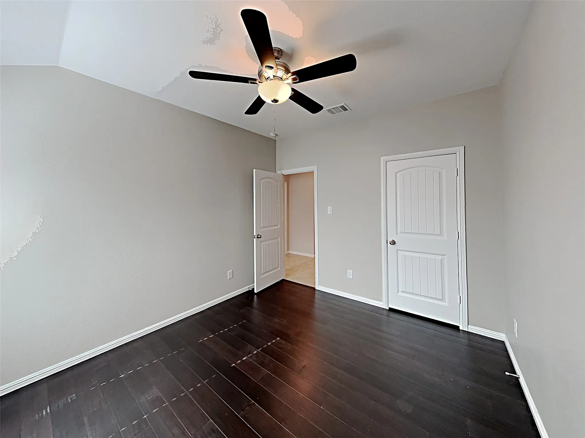 Single Family Residence For Sale in Tarrant County , 900 Walls Boulevard, Crowley, Texas 76036, 3 Bedroom, 2 Bathroom, 2 Garage spaces, 1,776 Sqft, built in 2019, mls#21272242, Real Estate Agent in Crowley, Homes For Sale in Tarrant county, Homes For Sale in Crowley, Realtor in Crowley Texas, Real Estate Brokerage Independent Realty Texas, Luminita Cordes Realtor
