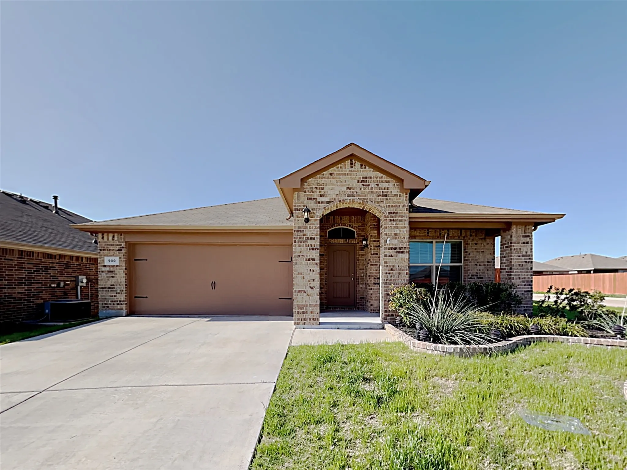 Single Family Residence For Sale in Tarrant County , 900 Walls Boulevard, Crowley, Texas 76036, 3 Bedroom, 2 Bathroom, 2 Garage spaces, 1,776 Sqft, built in 2019, mls#21272242, Real Estate Agent in Crowley, Homes For Sale in Tarrant county, Homes For Sale in Crowley, Realtor in Crowley Texas, Real Estate Brokerage Independent Realty Texas, Luminita Cordes Realtor