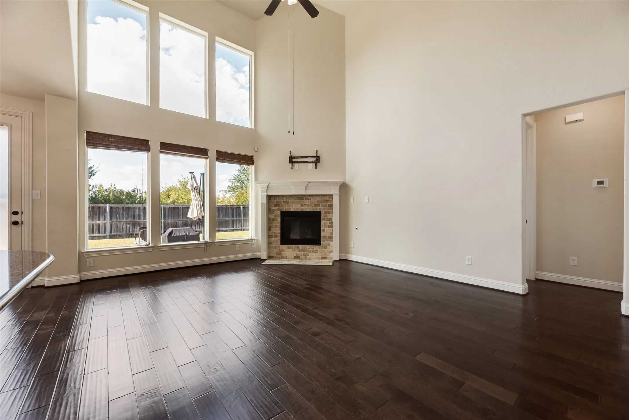 Single Family Residence For Sale in Collin County , 302 Daylily Drive, Wylie, Texas 75098, 3 Bedroom, 3 Bathroom, 2 Garage spaces, 2,907 Sqft, built in 2016, mls#21237288, Real Estate Agent in Wylie, Homes For Sale in Collin county, Homes For Sale in Wylie, Realtor in Wylie Texas, Real Estate Brokerage Independent Realty Texas, Luminita Cordes Realtor