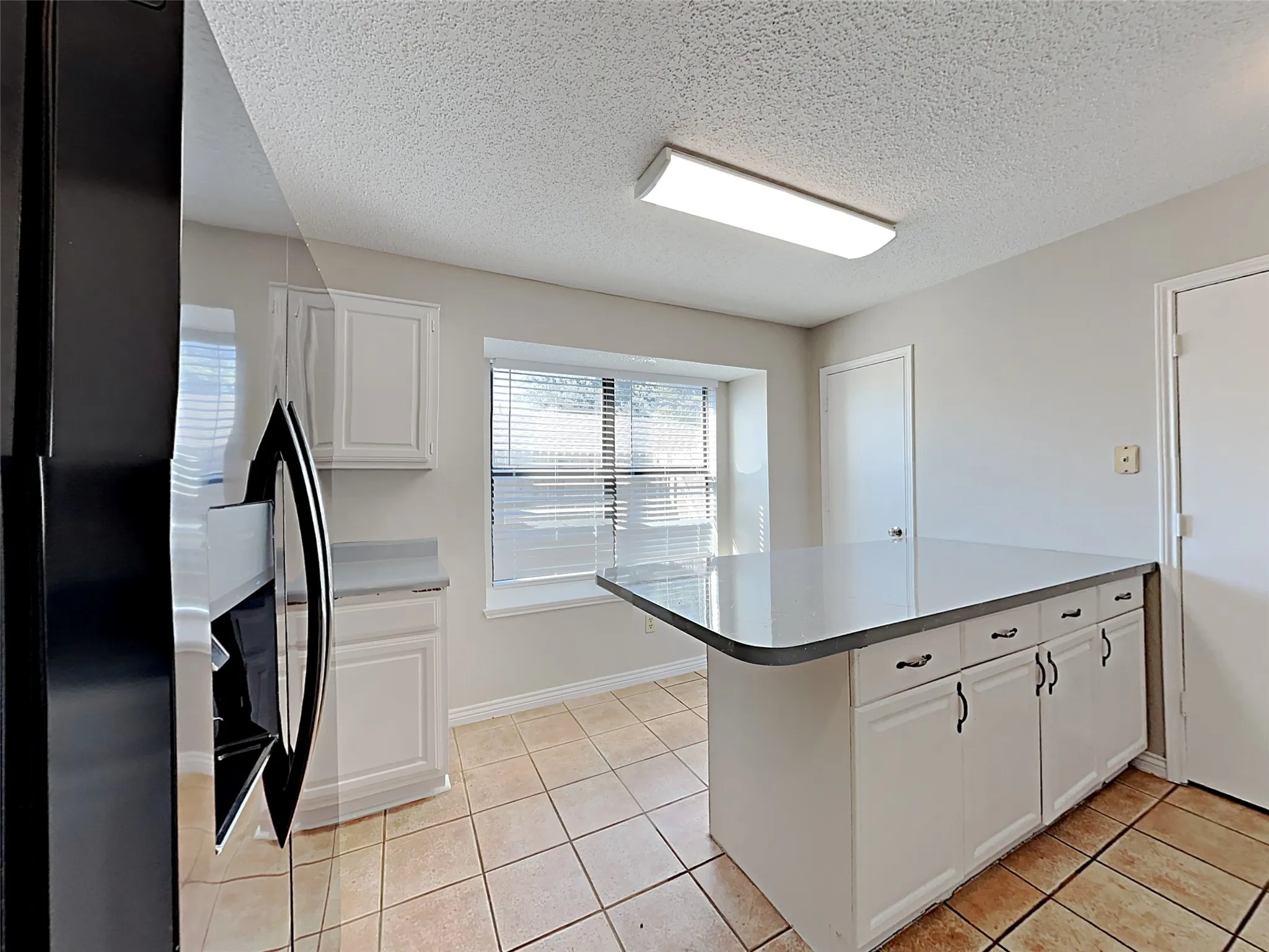 Single Family Residence For Sale in Tarrant County , 3404 Vine Ridge, Bedford, Texas 76021, 4 Bedroom, 2 Bathroom, 2 Garage spaces, 1,902 Sqft, built in 1982, mls#21272698, Real Estate Agent in Bedford, Homes For Sale in Tarrant county, Homes For Sale in Bedford, Realtor in Bedford Texas, Real Estate Brokerage Independent Realty Texas, Luminita Cordes Realtor