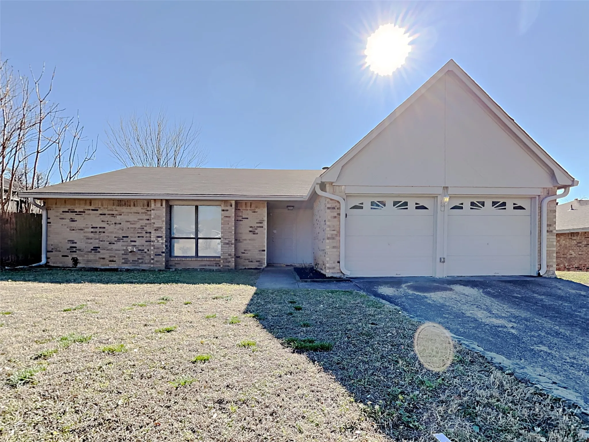 Single Family Residence For Sale in Tarrant County , 3404 Vine Ridge, Bedford, Texas 76021, 4 Bedroom, 2 Bathroom, 2 Garage spaces, 1,902 Sqft, built in 1982, mls#21272698, Real Estate Agent in Bedford, Homes For Sale in Tarrant county, Homes For Sale in Bedford, Realtor in Bedford Texas, Real Estate Brokerage Independent Realty Texas, Luminita Cordes Realtor