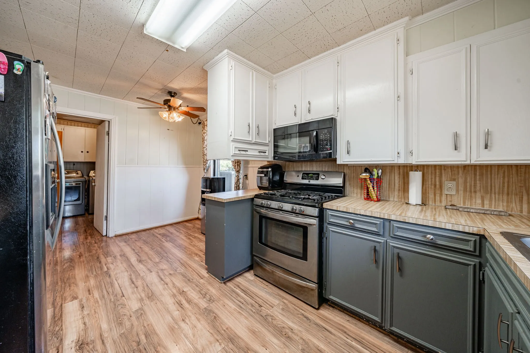 Single Family Residence For Sale in Jones County , 514 W Lake Drive, Hamlin, Texas 79520, 5 Bedroom, 2 Bathroom, 1 Garage spaces, 3,238 Sqft, built in 1970, mls#21272700, Real Estate Agent in Hamlin, Homes For Sale in Jones county, Homes For Sale in Hamlin, Realtor in Hamlin Texas, Real Estate Brokerage Independent Realty Texas, Luminita Cordes Realtor