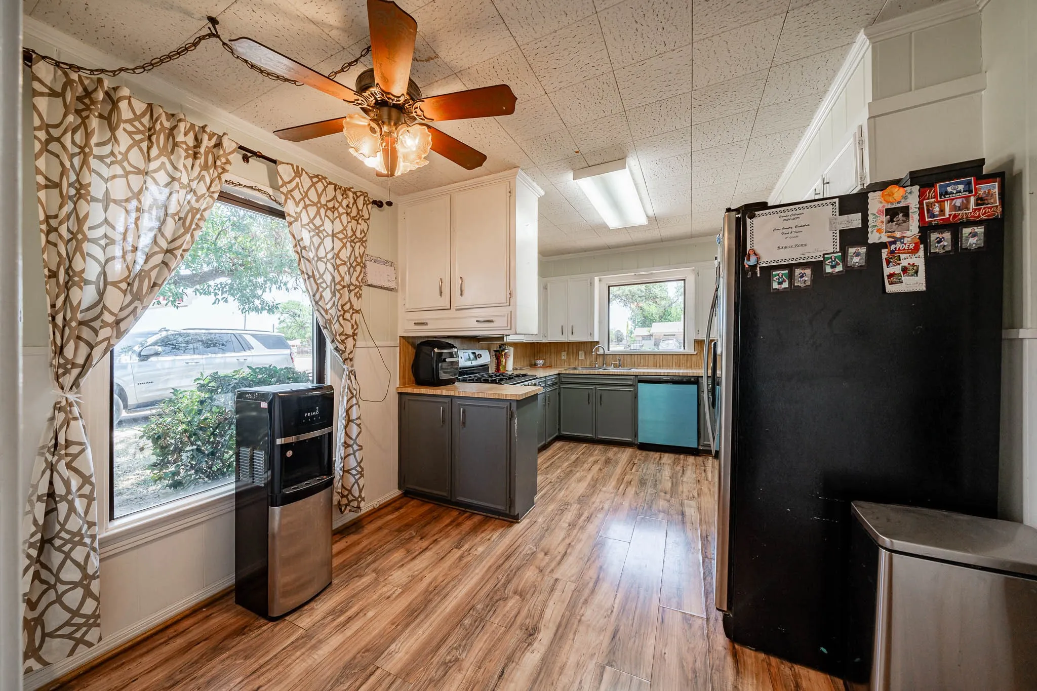 Single Family Residence For Sale in Jones County , 514 W Lake Drive, Hamlin, Texas 79520, 5 Bedroom, 2 Bathroom, 1 Garage spaces, 3,238 Sqft, built in 1970, mls#21272700, Real Estate Agent in Hamlin, Homes For Sale in Jones county, Homes For Sale in Hamlin, Realtor in Hamlin Texas, Real Estate Brokerage Independent Realty Texas, Luminita Cordes Realtor