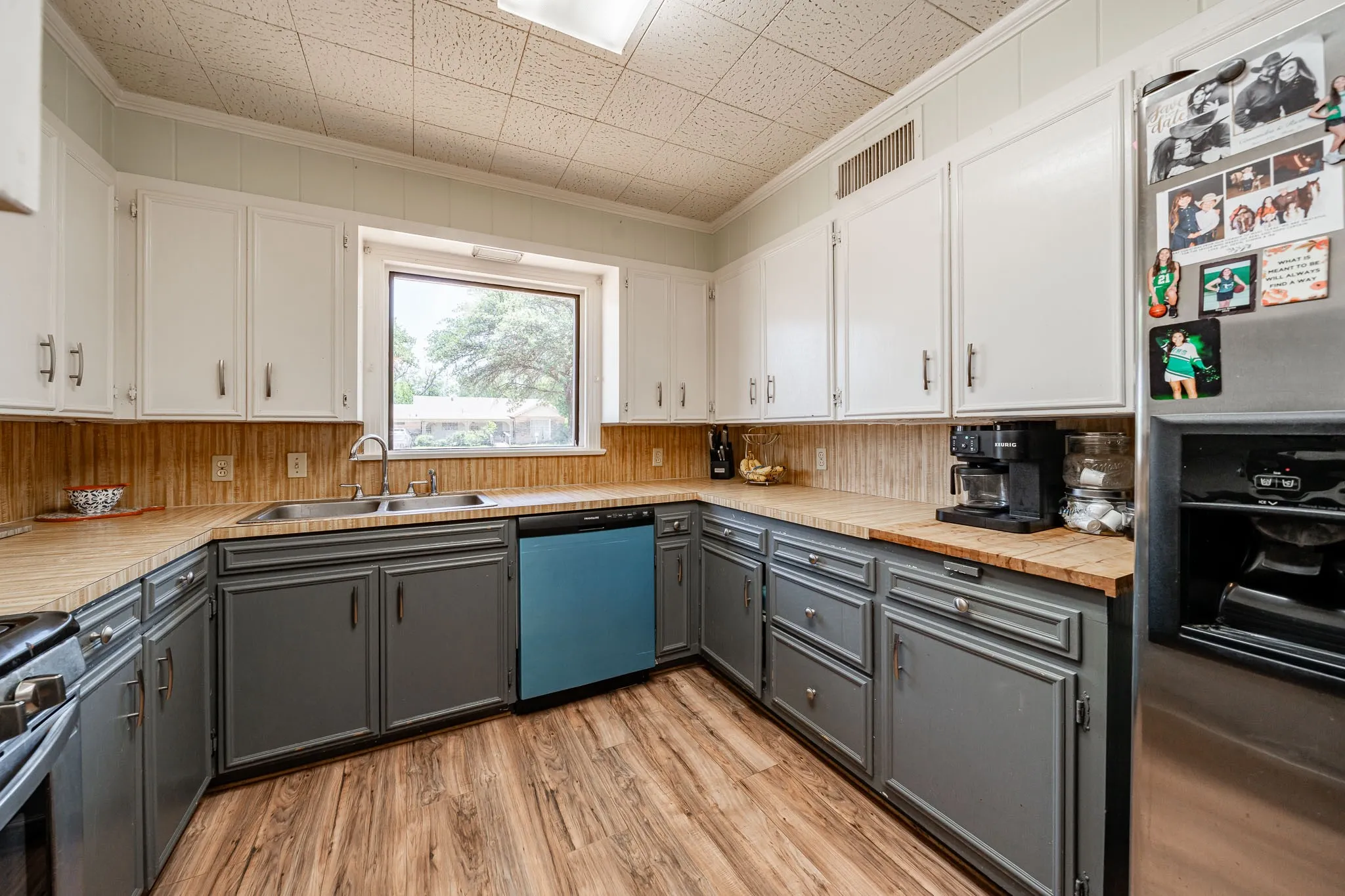 Single Family Residence For Sale in Jones County , 514 W Lake Drive, Hamlin, Texas 79520, 5 Bedroom, 2 Bathroom, 1 Garage spaces, 3,238 Sqft, built in 1970, mls#21272700, Real Estate Agent in Hamlin, Homes For Sale in Jones county, Homes For Sale in Hamlin, Realtor in Hamlin Texas, Real Estate Brokerage Independent Realty Texas, Luminita Cordes Realtor