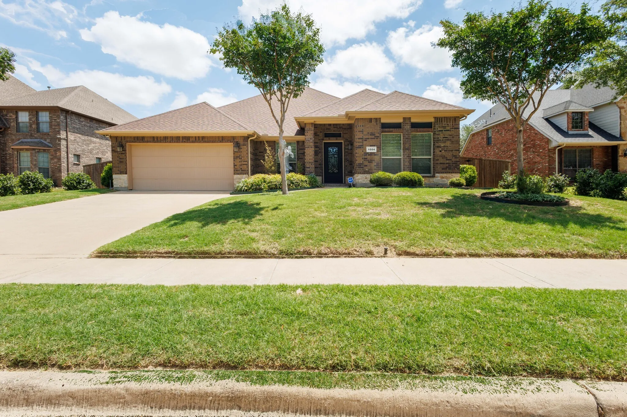 Single Family Residence For Sale in Dallas County , 1004 Keats Drive, De Soto, Texas 75115, 5 Bedrooms, 2 Bathrooms, 2 Garage spaces, 2,772 Sqft, built in 2012, Price $449,900, mls#21272722, Real Estate Agent in De Soto, Homes For Sale in Dallas county, Homes For Sale in De Soto, Realtor in De Soto Texas, Real Estate Brokerage Independent Realty Texas, Luminita Cordes Realtor