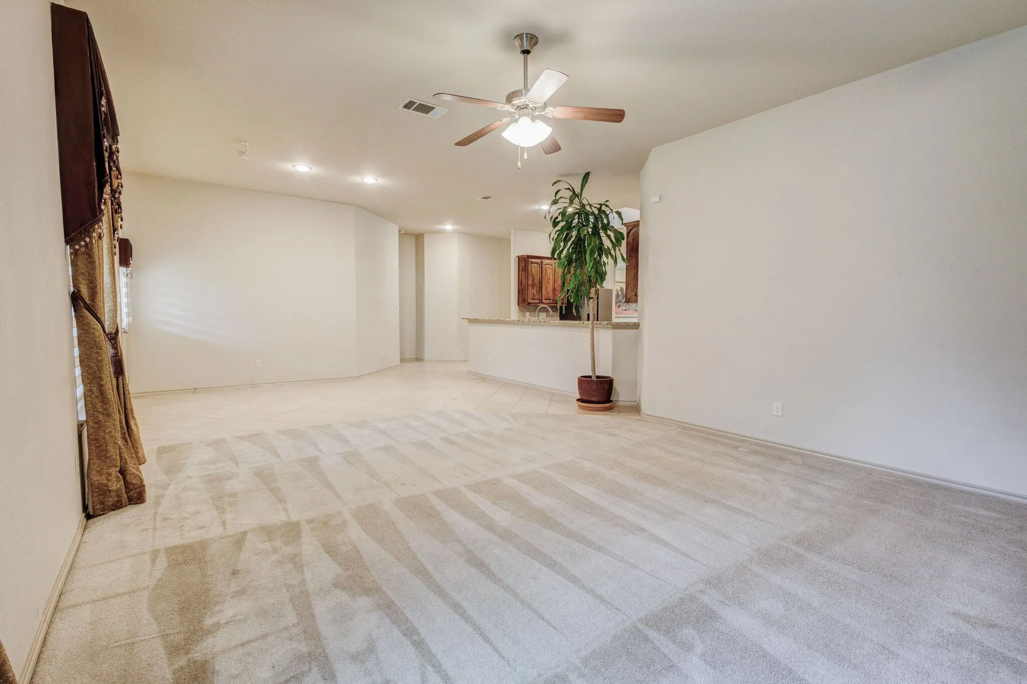 Single Family Residence For Sale in Dallas County , 1004 Keats Drive, De Soto, Texas 75115, 5 Bedrooms, 2 Bathrooms, 2 Garage spaces, 2,772 Sqft, built in 2012, Price $449,900, mls#21272722, Real Estate Agent in De Soto, Homes For Sale in Dallas county, Homes For Sale in De Soto, Realtor in De Soto Texas, Real Estate Brokerage Independent Realty Texas, Luminita Cordes Realtor