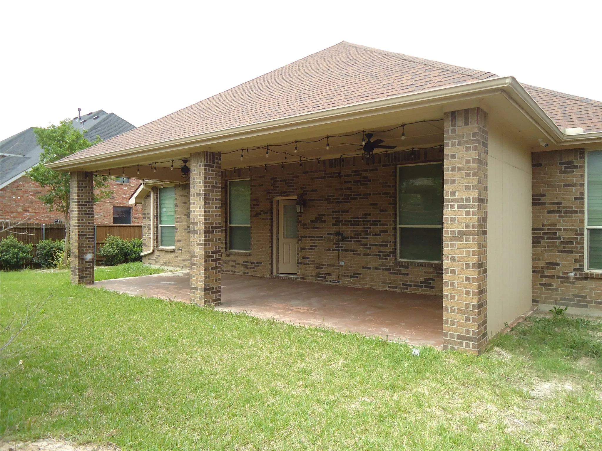 Single Family Residence For Sale in Dallas County , 1004 Keats Drive, De Soto, Texas 75115, 5 Bedrooms, 2 Bathrooms, 2 Garage spaces, 2,772 Sqft, built in 2012, Price $449,900, mls#21272722, Real Estate Agent in De Soto, Homes For Sale in Dallas county, Homes For Sale in De Soto, Realtor in De Soto Texas, Real Estate Brokerage Independent Realty Texas, Luminita Cordes Realtor