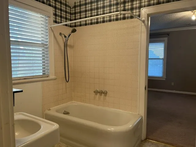 Adjoining bathroom upstairs