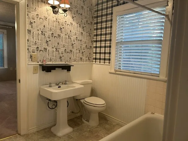 Adjoining bathroom upstairs