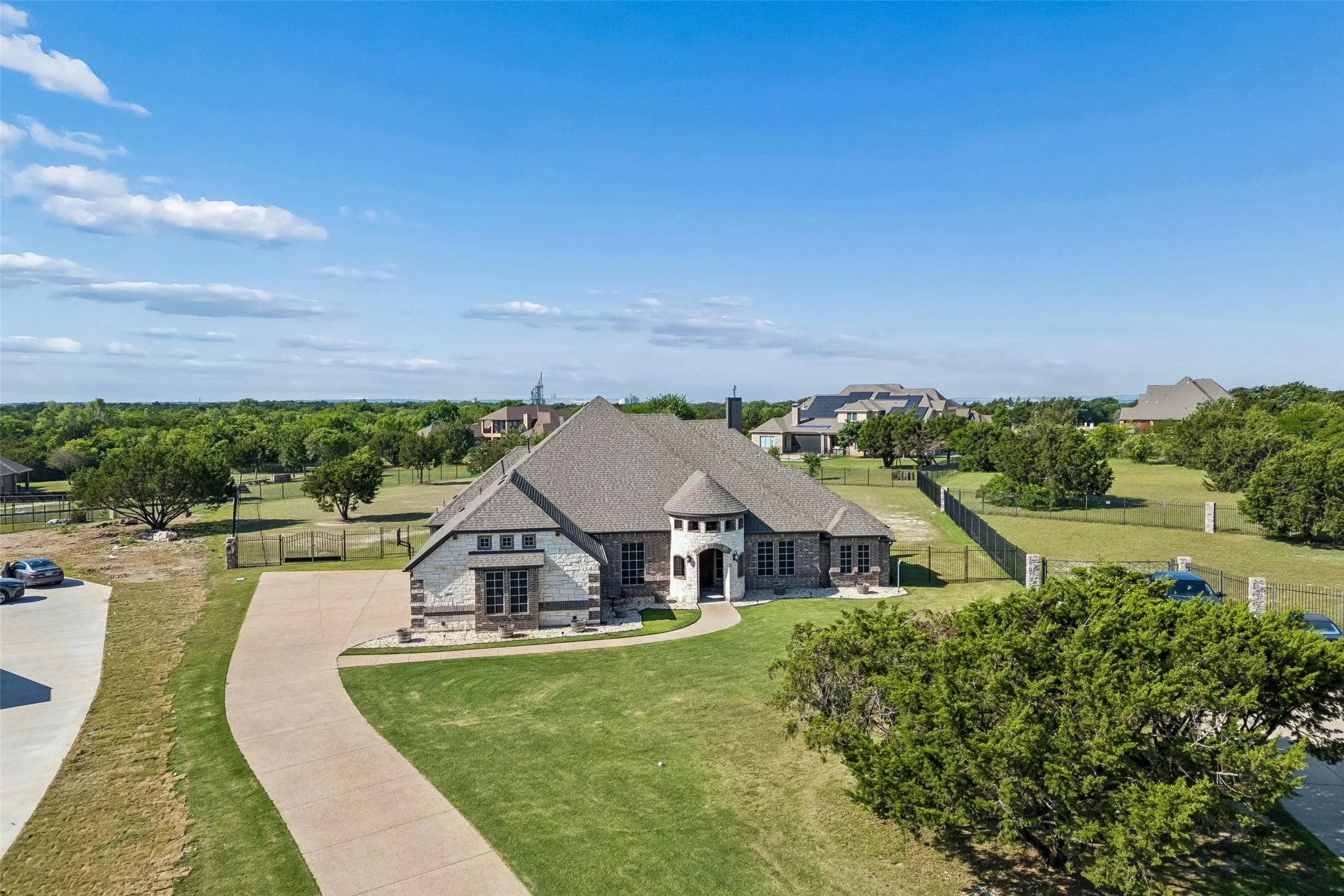 Single Family Residence For Sale in Ellis County , 2015 Alps Court, Cedar Hill, Texas 75104, 4 Bedroom, 3 Bathroom, 3 Garage spaces, 2,972 Sqft, built in 2019, mls#21272647, Real Estate Agent in Cedar Hill, Homes For Sale in Ellis county, Homes For Sale in Cedar Hill, Realtor in Cedar Hill Texas, Real Estate Brokerage Independent Realty Texas, Luminita Cordes Realtor