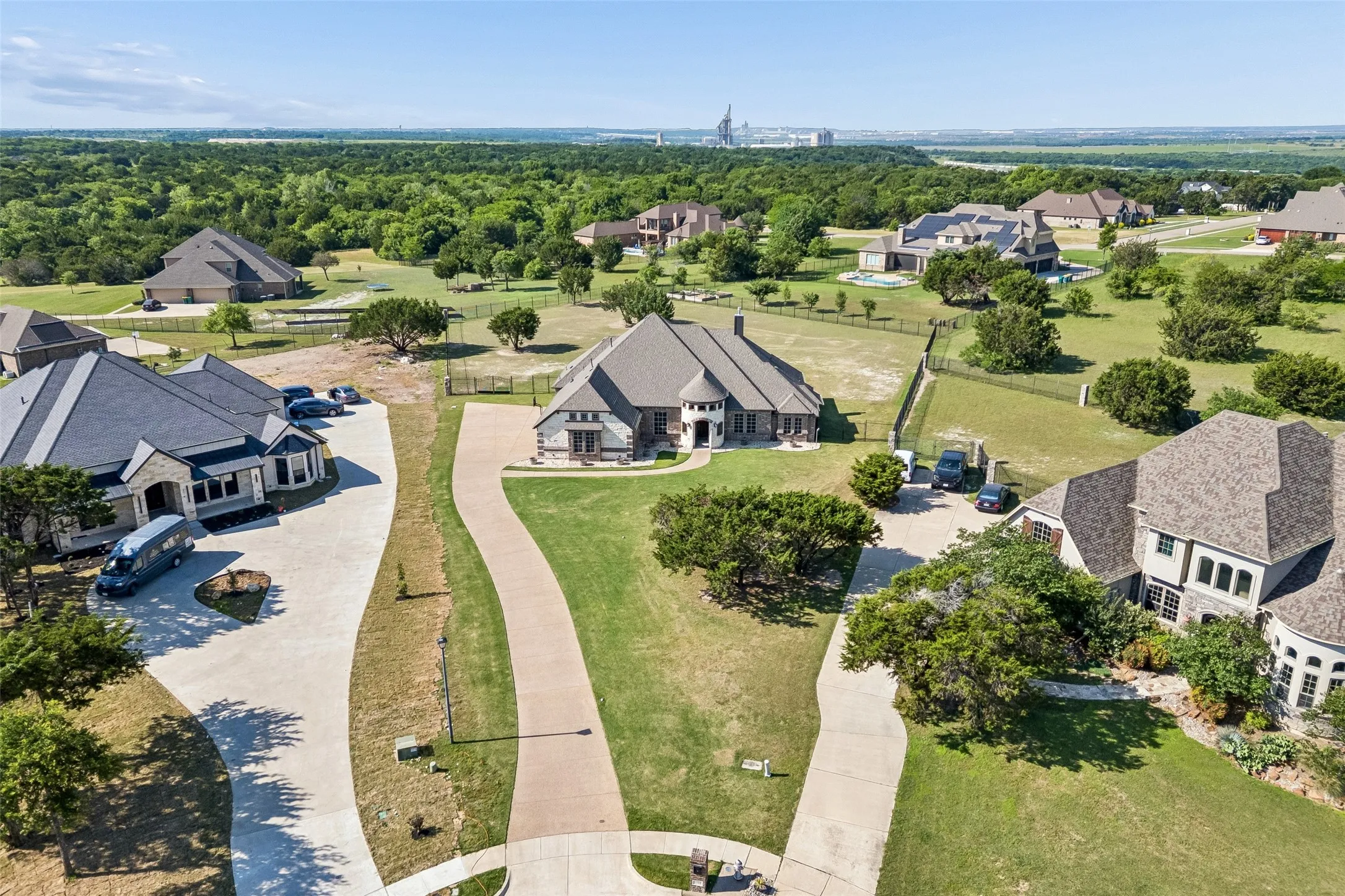 Single Family Residence For Sale in Ellis County , 2015 Alps Court, Cedar Hill, Texas 75104, 4 Bedroom, 3 Bathroom, 3 Garage spaces, 2,972 Sqft, built in 2019, mls#21272647, Real Estate Agent in Cedar Hill, Homes For Sale in Ellis county, Homes For Sale in Cedar Hill, Realtor in Cedar Hill Texas, Real Estate Brokerage Independent Realty Texas, Luminita Cordes Realtor