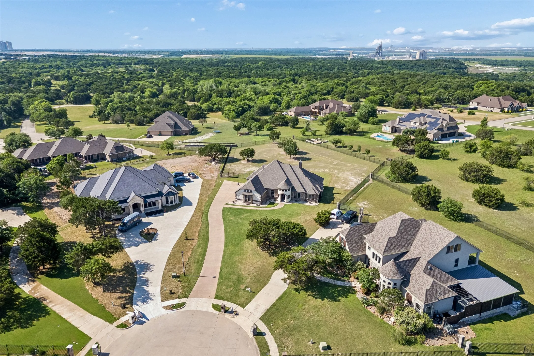 Single Family Residence For Sale in Ellis County , 2015 Alps Court, Cedar Hill, Texas 75104, 4 Bedroom, 3 Bathroom, 3 Garage spaces, 2,972 Sqft, built in 2019, mls#21272647, Real Estate Agent in Cedar Hill, Homes For Sale in Ellis county, Homes For Sale in Cedar Hill, Realtor in Cedar Hill Texas, Real Estate Brokerage Independent Realty Texas, Luminita Cordes Realtor