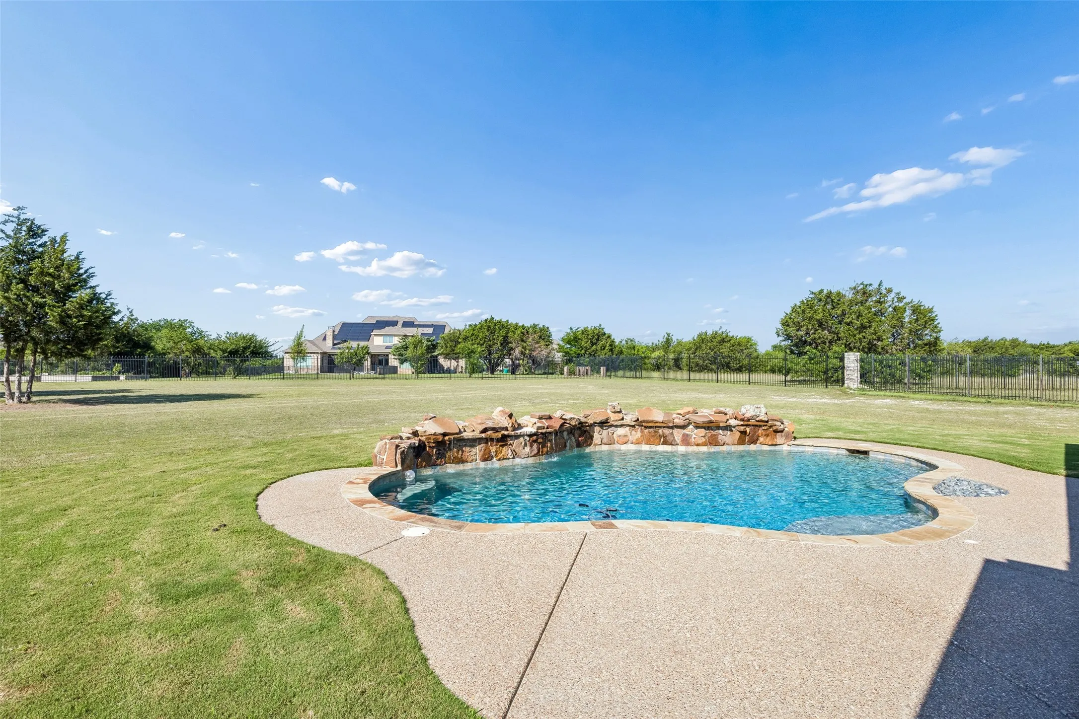 Single Family Residence For Sale in Ellis County , 2015 Alps Court, Cedar Hill, Texas 75104, 4 Bedroom, 3 Bathroom, 3 Garage spaces, 2,972 Sqft, built in 2019, mls#21272647, Real Estate Agent in Cedar Hill, Homes For Sale in Ellis county, Homes For Sale in Cedar Hill, Realtor in Cedar Hill Texas, Real Estate Brokerage Independent Realty Texas, Luminita Cordes Realtor