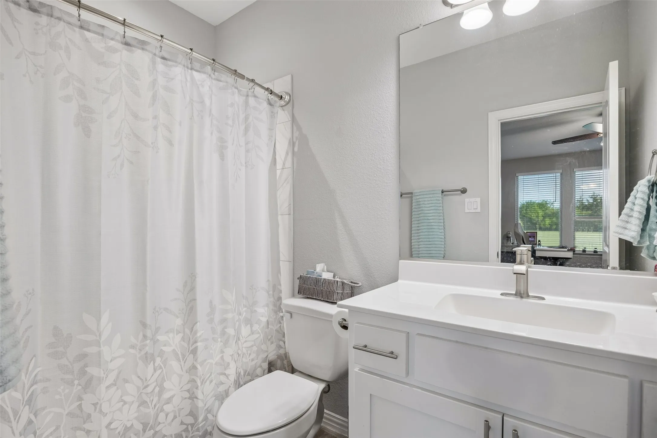 Single Family Residence For Sale in Ellis County , 2015 Alps Court, Cedar Hill, Texas 75104, 4 Bedroom, 3 Bathroom, 3 Garage spaces, 2,972 Sqft, built in 2019, mls#21272647, Real Estate Agent in Cedar Hill, Homes For Sale in Ellis county, Homes For Sale in Cedar Hill, Realtor in Cedar Hill Texas, Real Estate Brokerage Independent Realty Texas, Luminita Cordes Realtor