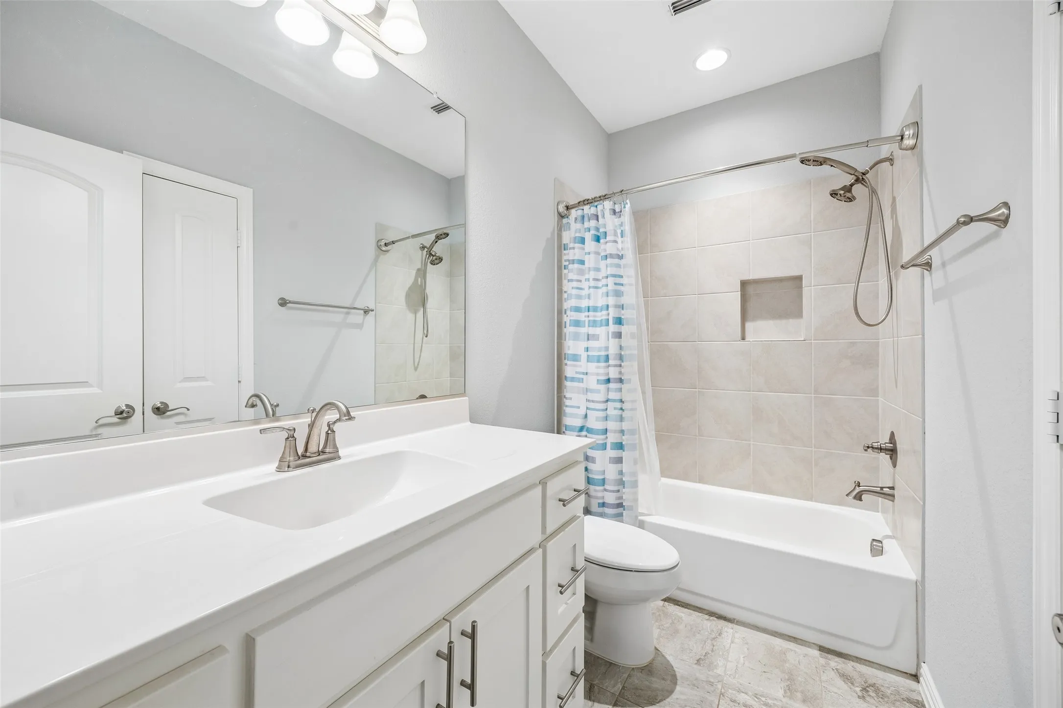 Single Family Residence For Sale in Ellis County , 2015 Alps Court, Cedar Hill, Texas 75104, 4 Bedroom, 3 Bathroom, 3 Garage spaces, 2,972 Sqft, built in 2019, mls#21272647, Real Estate Agent in Cedar Hill, Homes For Sale in Ellis county, Homes For Sale in Cedar Hill, Realtor in Cedar Hill Texas, Real Estate Brokerage Independent Realty Texas, Luminita Cordes Realtor
