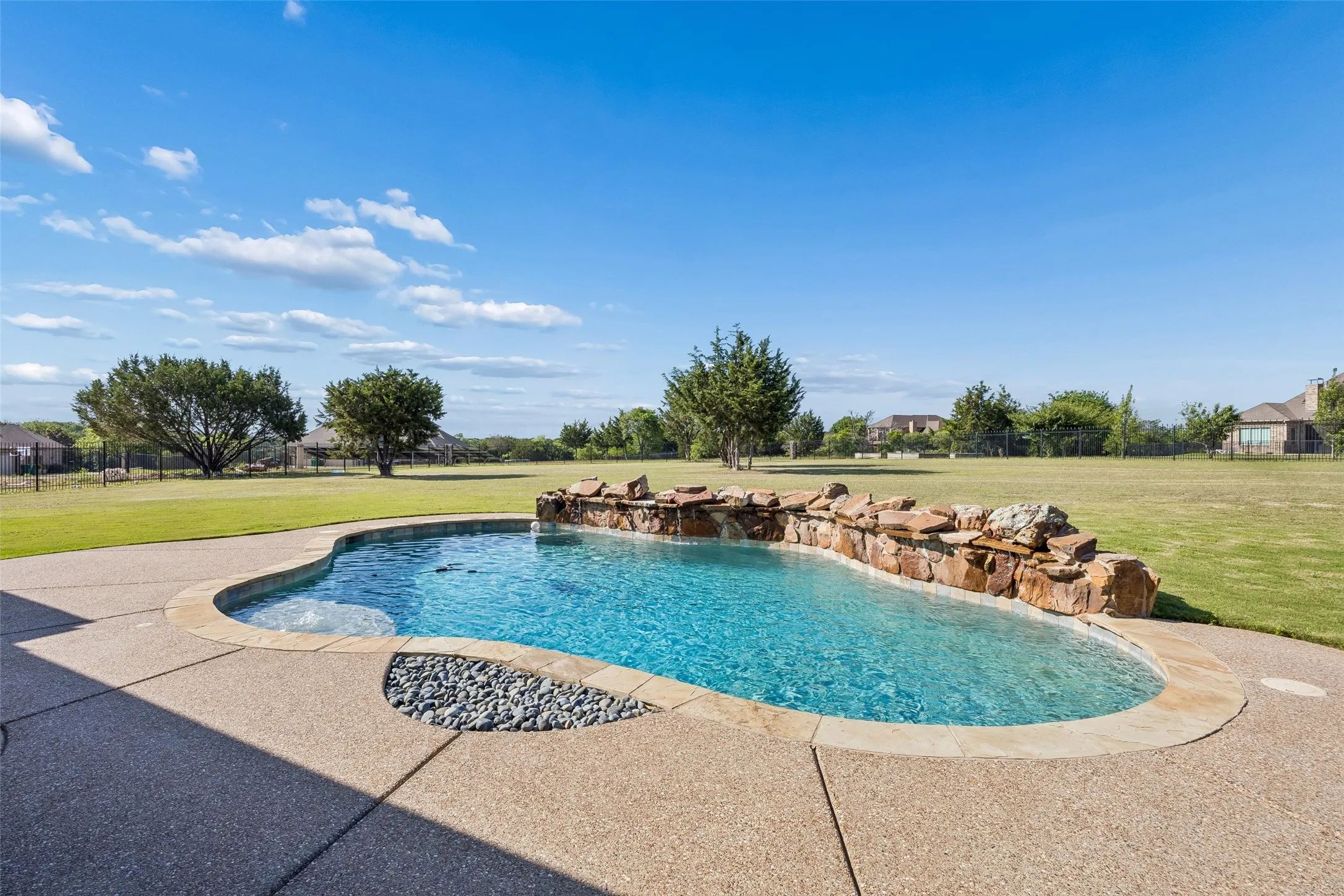 Single Family Residence For Sale in Ellis County , 2015 Alps Court, Cedar Hill, Texas 75104, 4 Bedroom, 3 Bathroom, 3 Garage spaces, 2,972 Sqft, built in 2019, mls#21272647, Real Estate Agent in Cedar Hill, Homes For Sale in Ellis county, Homes For Sale in Cedar Hill, Realtor in Cedar Hill Texas, Real Estate Brokerage Independent Realty Texas, Luminita Cordes Realtor