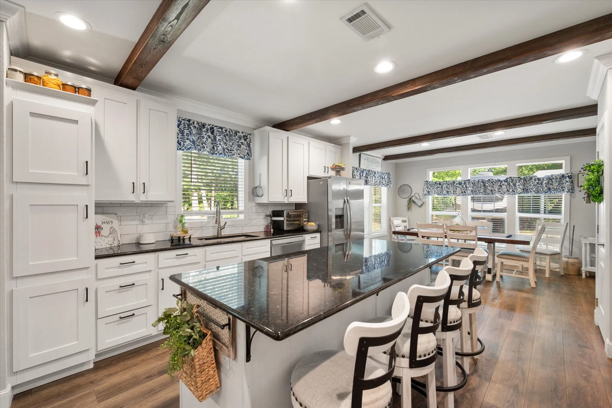Eat in Kitchen with granite counter tops