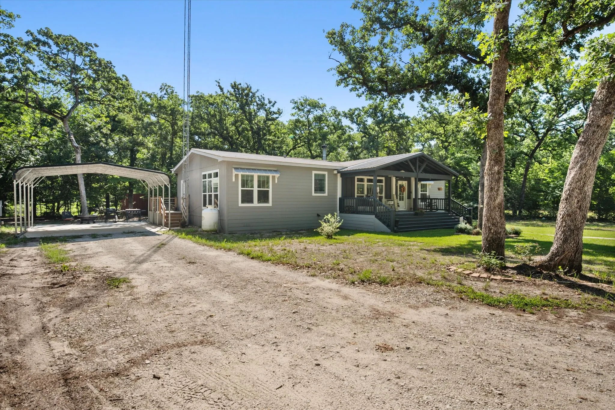 Mobile Home For Sale in Freestone County , 140 PRIVATE ROAD 207, Fairfield, Texas 75840, 3 Bedroom, 2 Bathroom, Garage spaces, 1,800 Sqft, built in 2023, mls#21268279, Real Estate Agent in Fairfield, Homes For Sale in Freestone county, Homes For Sale in Fairfield, Realtor in Fairfield Texas, Real Estate Brokerage Independent Realty Texas, Luminita Cordes Realtor