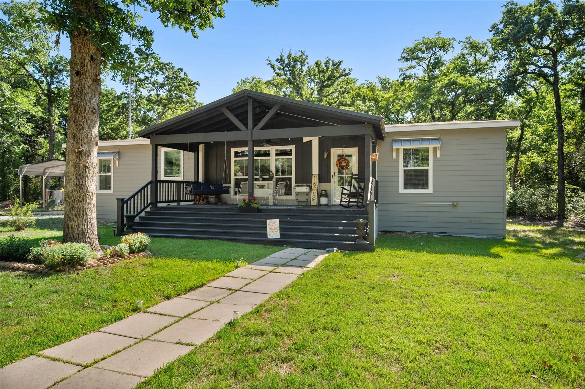 Mobile Home For Sale in Freestone County , 140 PRIVATE ROAD 207, Fairfield, Texas 75840, 3 Bedroom, 2 Bathroom, Garage spaces, 1,800 Sqft, built in 2023, mls#21268279, Real Estate Agent in Fairfield, Homes For Sale in Freestone county, Homes For Sale in Fairfield, Realtor in Fairfield Texas, Real Estate Brokerage Independent Realty Texas, Luminita Cordes Realtor