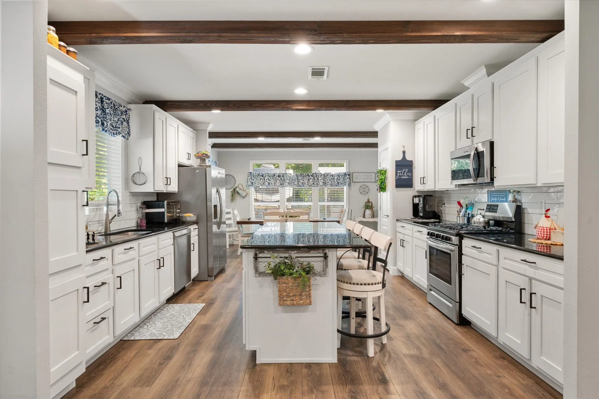 Mobile Home For Sale in Freestone County , 140 PRIVATE ROAD 207, Fairfield, Texas 75840, 3 Bedroom, 2 Bathroom, Garage spaces, 1,800 Sqft, built in 2023, mls#21268279, Real Estate Agent in Fairfield, Homes For Sale in Freestone county, Homes For Sale in Fairfield, Realtor in Fairfield Texas, Real Estate Brokerage Independent Realty Texas, Luminita Cordes Realtor