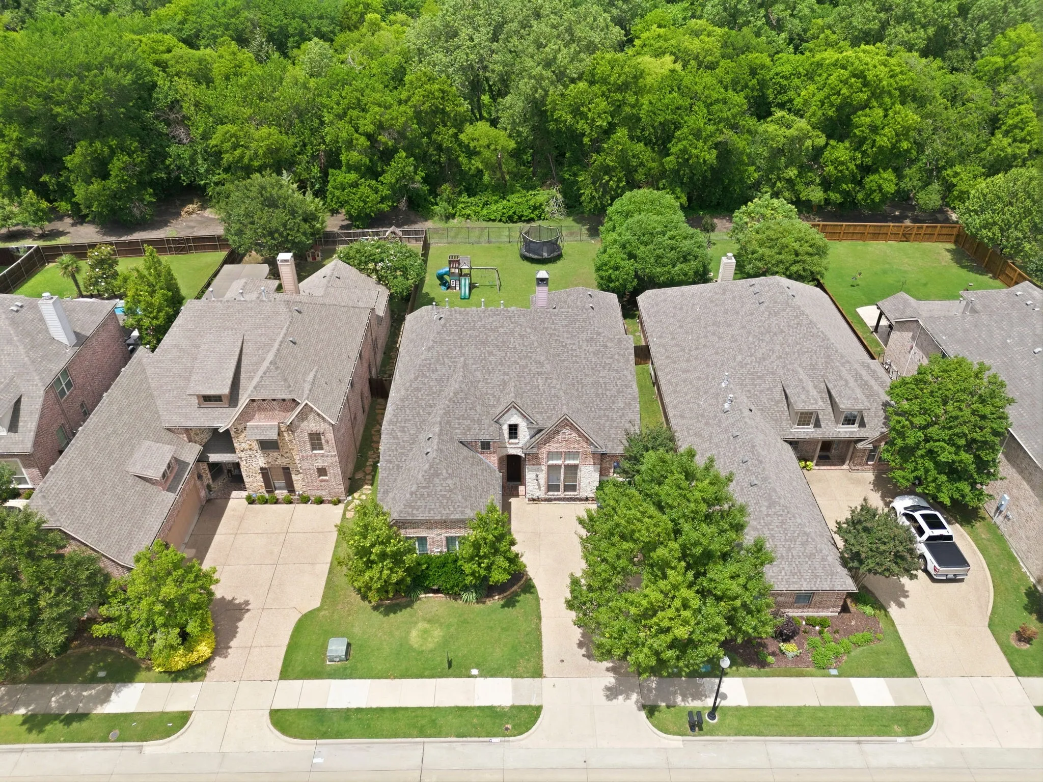 Heavily Treed large greenbelt lot
