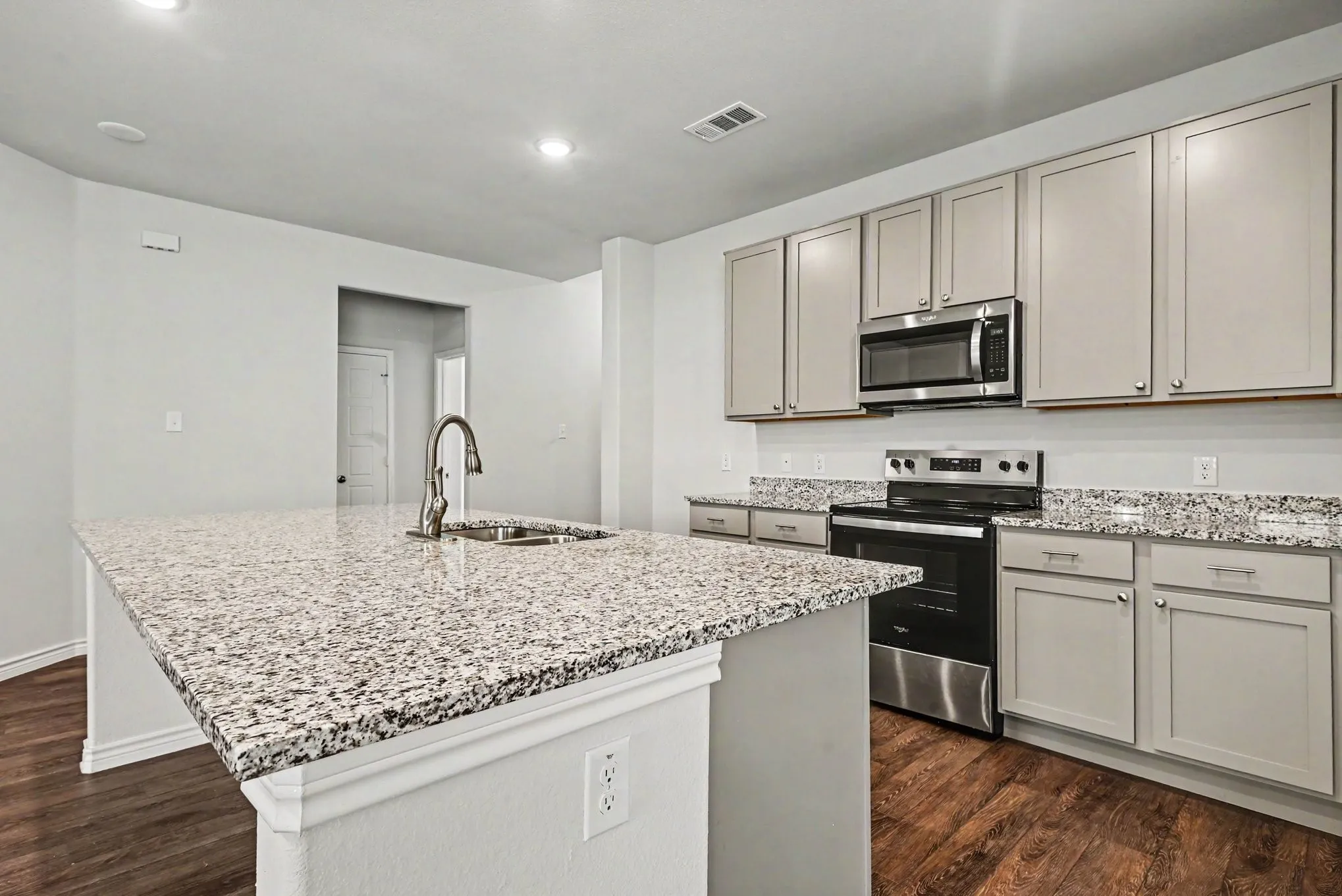 Single Family Residence For Sale in Tarrant County , 9828 Dynamics Drive, Fort Worth, Texas 76131, 3 Bedroom, 2 Bathroom, 2 Garage spaces, 1,587 Sqft, built in 2024, mls#21271073, Real Estate Agent in Fort Worth, Homes For Sale in Tarrant county, Homes For Sale in Fort Worth, Realtor in Fort Worth Texas, Real Estate Brokerage Independent Realty Texas, Luminita Cordes Realtor