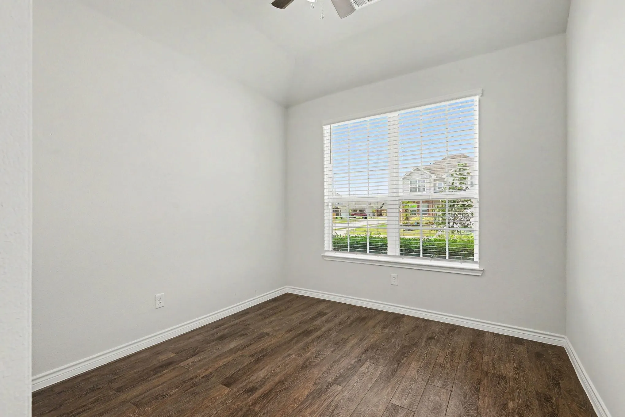 Single Family Residence For Sale in Tarrant County , 9828 Dynamics Drive, Fort Worth, Texas 76131, 3 Bedroom, 2 Bathroom, 2 Garage spaces, 1,587 Sqft, built in 2024, mls#21271073, Real Estate Agent in Fort Worth, Homes For Sale in Tarrant county, Homes For Sale in Fort Worth, Realtor in Fort Worth Texas, Real Estate Brokerage Independent Realty Texas, Luminita Cordes Realtor