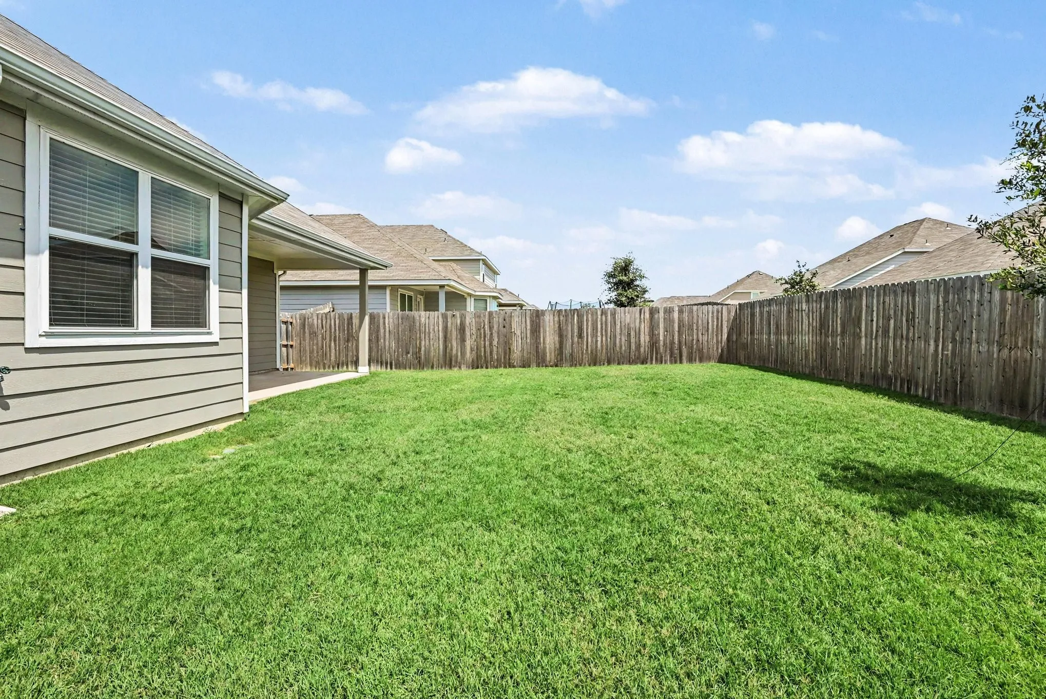 Single Family Residence For Sale in Tarrant County , 9828 Dynamics Drive, Fort Worth, Texas 76131, 3 Bedroom, 2 Bathroom, 2 Garage spaces, 1,587 Sqft, built in 2024, mls#21271073, Real Estate Agent in Fort Worth, Homes For Sale in Tarrant county, Homes For Sale in Fort Worth, Realtor in Fort Worth Texas, Real Estate Brokerage Independent Realty Texas, Luminita Cordes Realtor