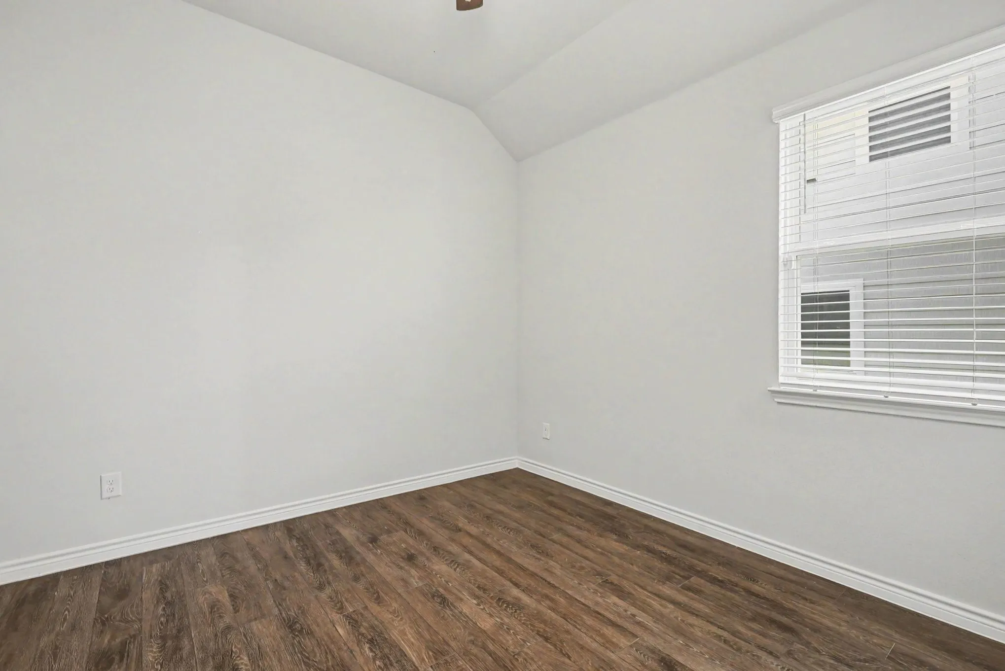 Single Family Residence For Sale in Tarrant County , 9828 Dynamics Drive, Fort Worth, Texas 76131, 3 Bedroom, 2 Bathroom, 2 Garage spaces, 1,587 Sqft, built in 2024, mls#21271073, Real Estate Agent in Fort Worth, Homes For Sale in Tarrant county, Homes For Sale in Fort Worth, Realtor in Fort Worth Texas, Real Estate Brokerage Independent Realty Texas, Luminita Cordes Realtor