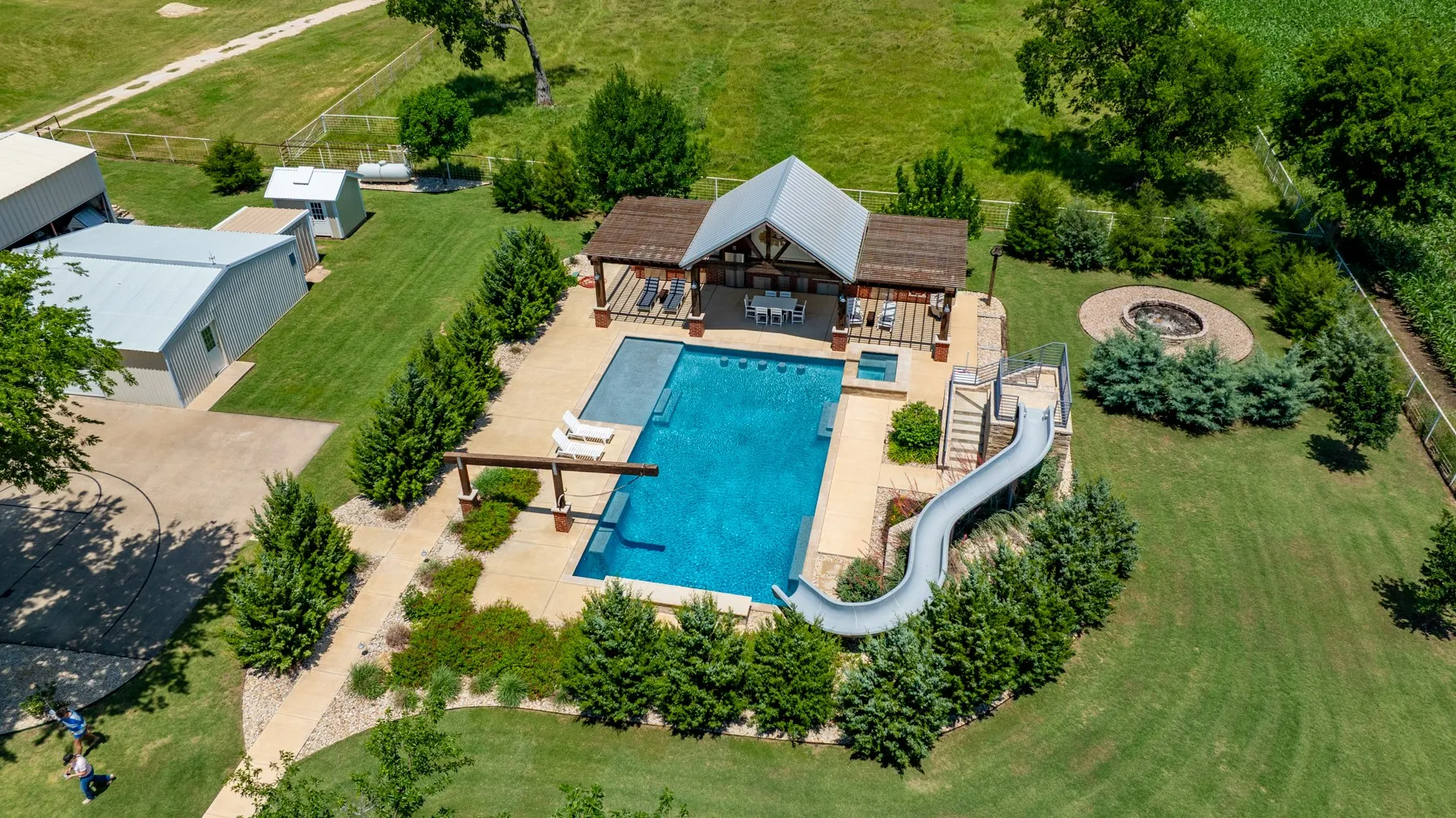 Single Family Residence For Sale in Cooke County , 5217 W Fm 922, Valley View, Texas 76272, 4 Bedroom, 2 Bathroom, Garage spaces, 2,608 Sqft, built in 1902, mls#21269027, Real Estate Agent in Valley View, Homes For Sale in Cooke county, Homes For Sale in Valley View, Realtor in Valley View Texas, Real Estate Brokerage Independent Realty Texas, Luminita Cordes Realtor