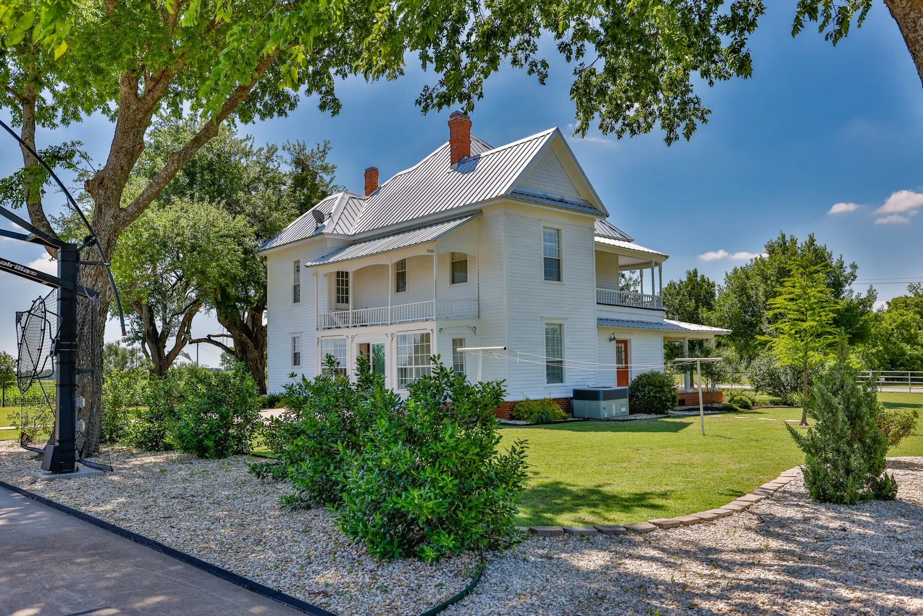 Single Family Residence For Sale in Cooke County , 5217 W Fm 922, Valley View, Texas 76272, 4 Bedroom, 2 Bathroom, Garage spaces, 2,608 Sqft, built in 1902, mls#21269027, Real Estate Agent in Valley View, Homes For Sale in Cooke county, Homes For Sale in Valley View, Realtor in Valley View Texas, Real Estate Brokerage Independent Realty Texas, Luminita Cordes Realtor