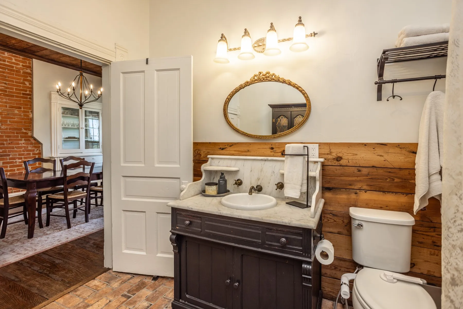 Single Family Residence For Sale in Cooke County , 5217 W Fm 922, Valley View, Texas 76272, 4 Bedroom, 2 Bathroom, Garage spaces, 2,608 Sqft, built in 1902, mls#21269027, Real Estate Agent in Valley View, Homes For Sale in Cooke county, Homes For Sale in Valley View, Realtor in Valley View Texas, Real Estate Brokerage Independent Realty Texas, Luminita Cordes Realtor